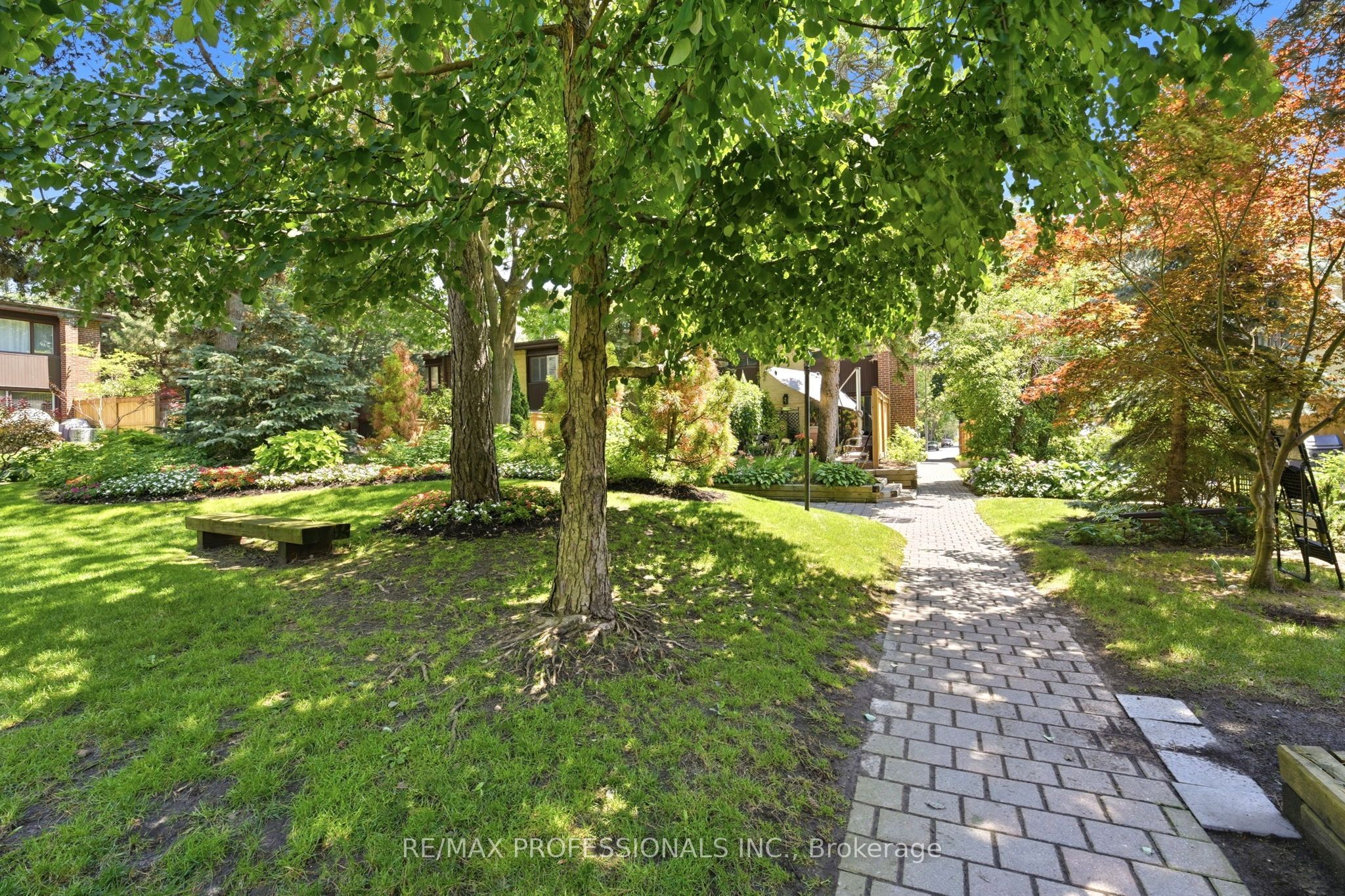 48 Three Valleys Drive 12 Property Photo 41