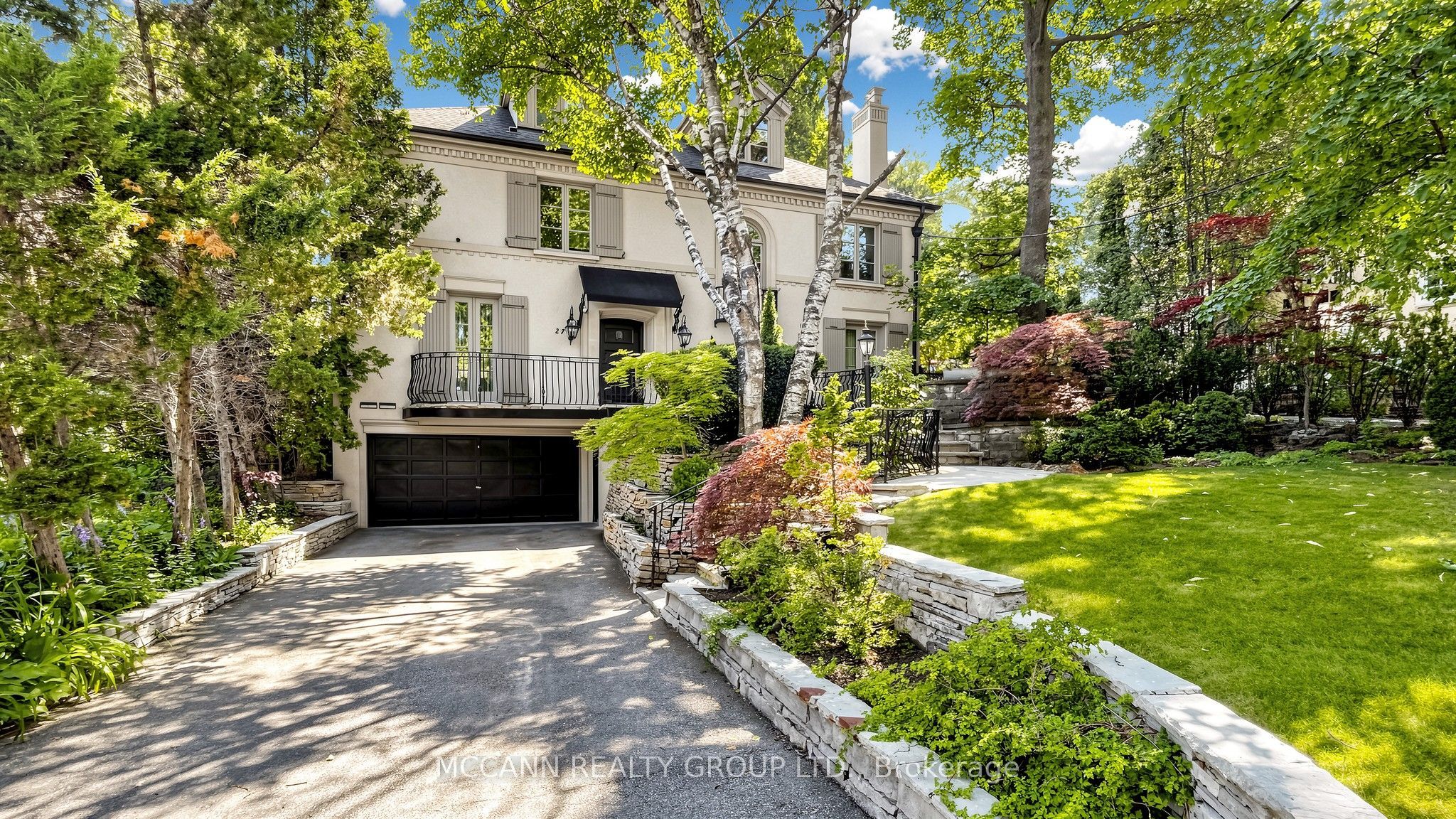27 Strathgowan Crescent