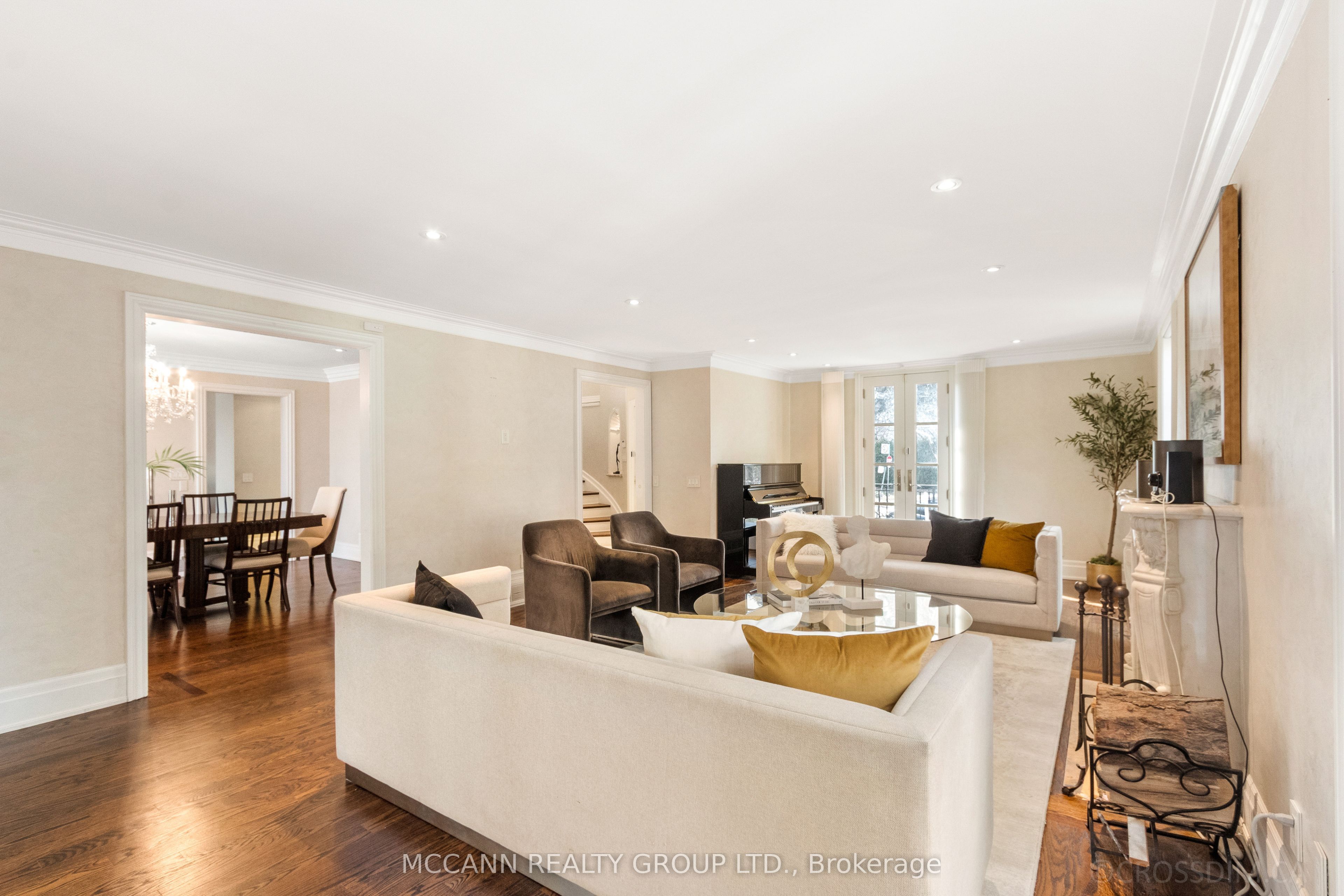 27 Strathgowan Crescent Property Photo 9