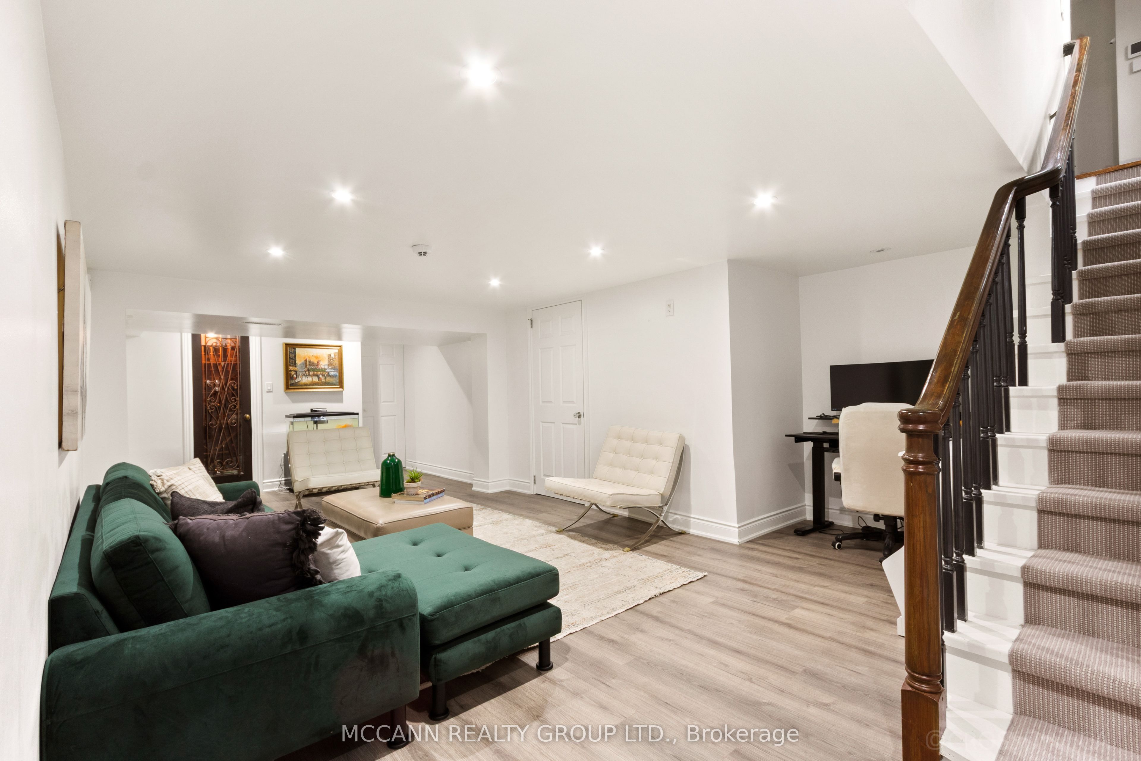 27 Strathgowan Crescent Property Photo 37