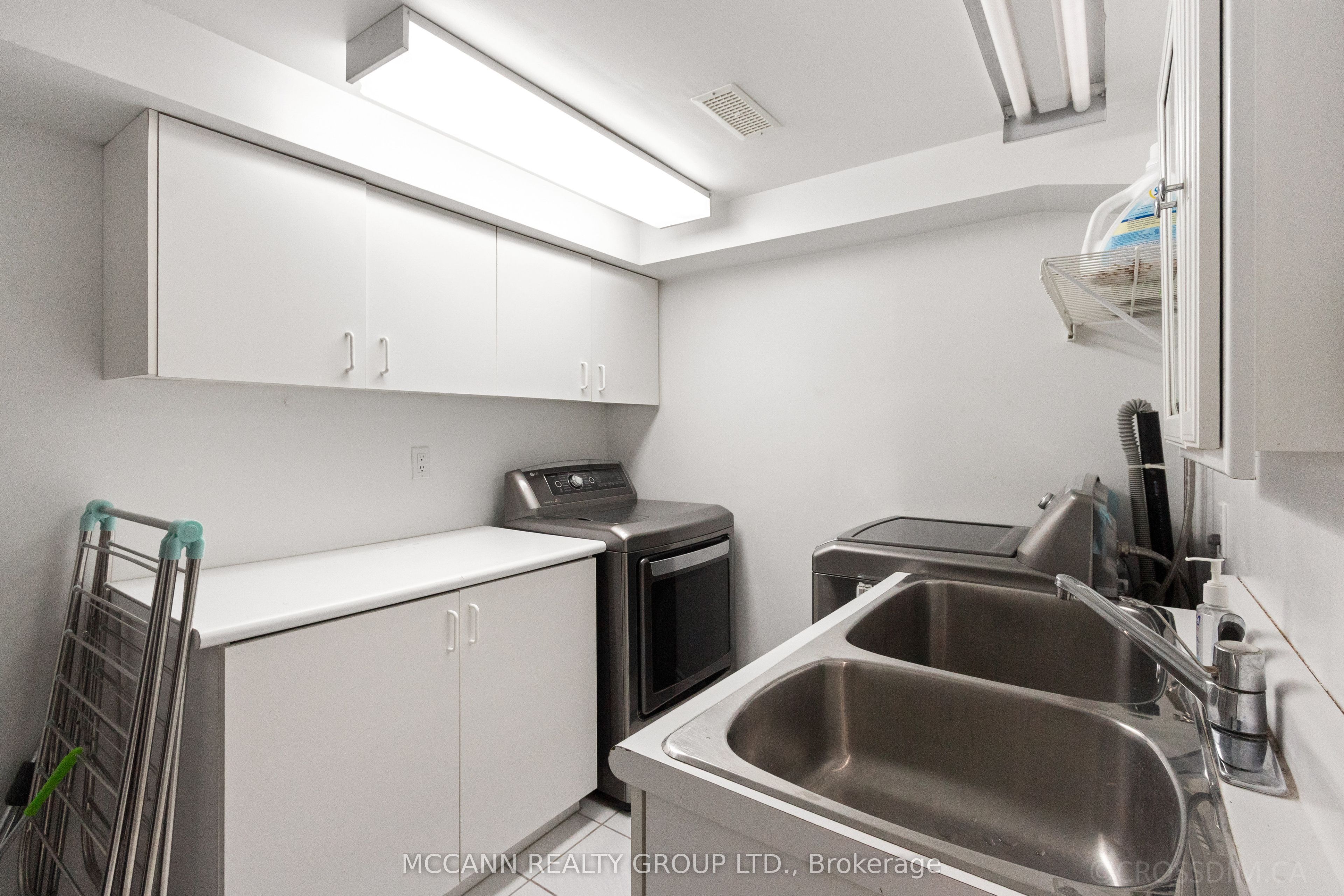 27 Strathgowan Crescent Property Photo 42