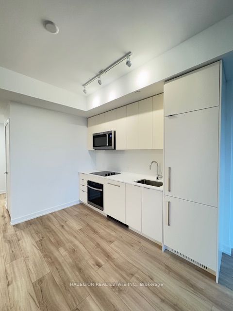 181 Sheppard Avenue E 619 Property Photo 4