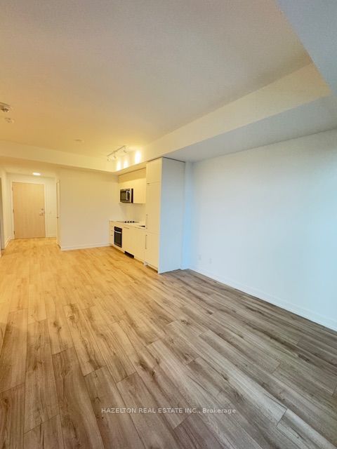 181 Sheppard Avenue E 619 Property Photo 8