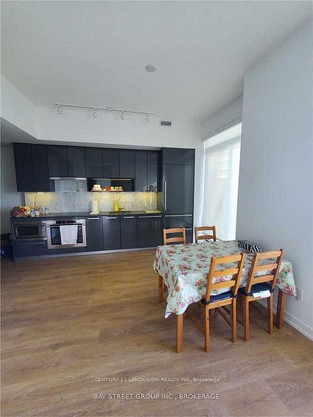 115 Mcmahon Drive 910 Property Photo 6