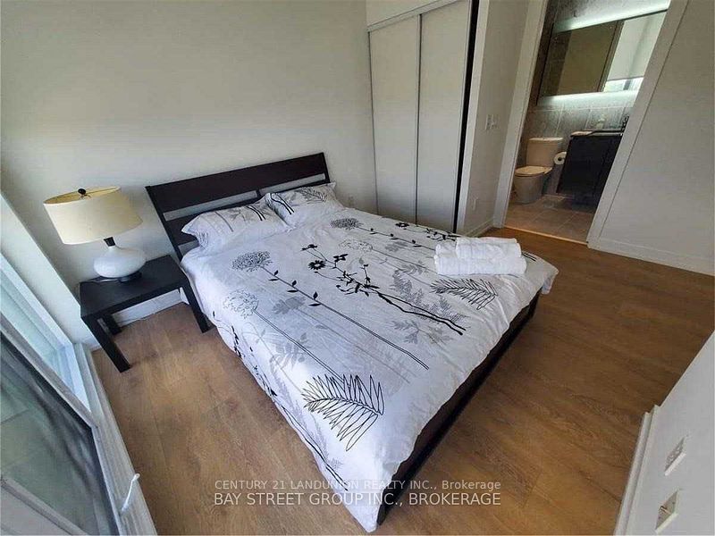115 Mcmahon Drive 910 Property Photo 8