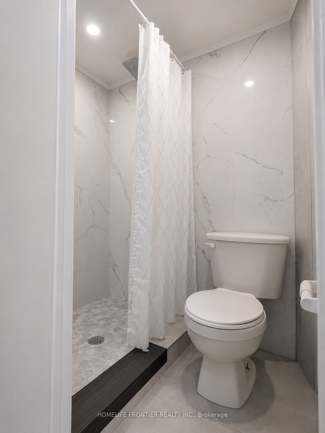 49 Red Robinway Ground Level Property Photo 5