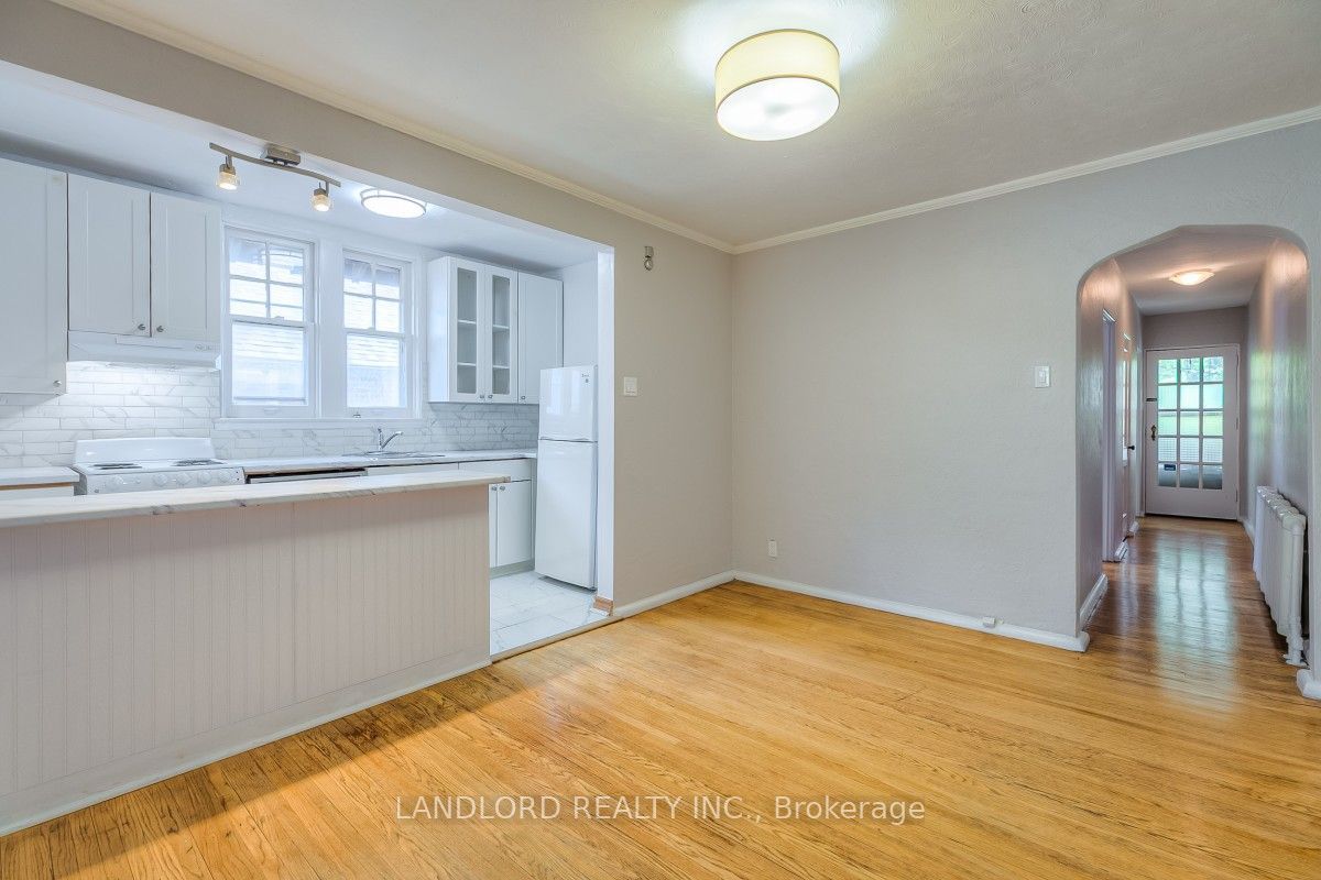 20 Acacia Road Upper Property Photo 8