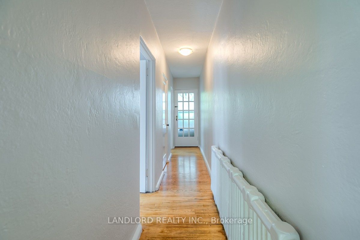 20 Acacia Road Upper Property Photo 13