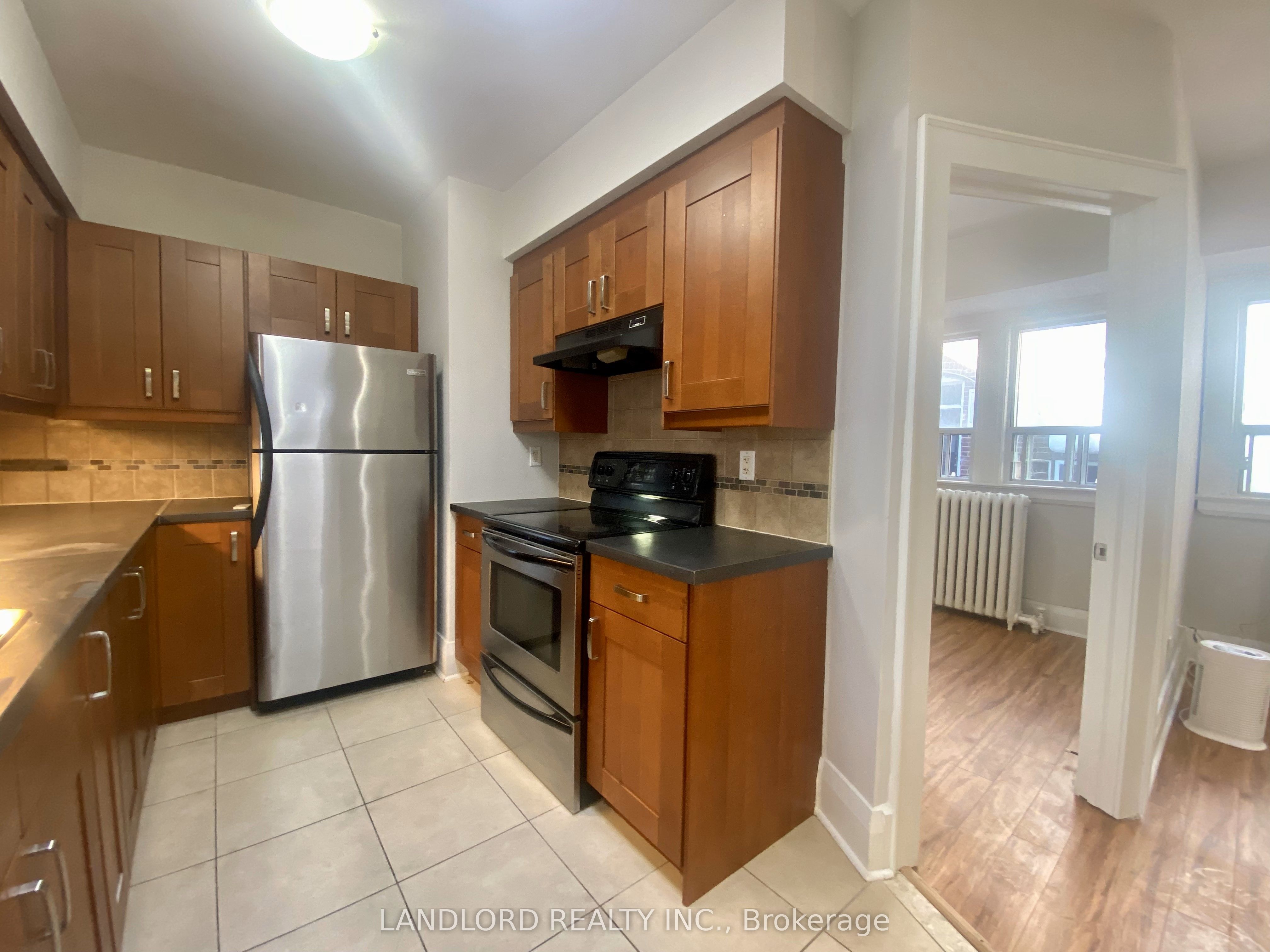 341 St Clair Avenue W E Property Photo 3