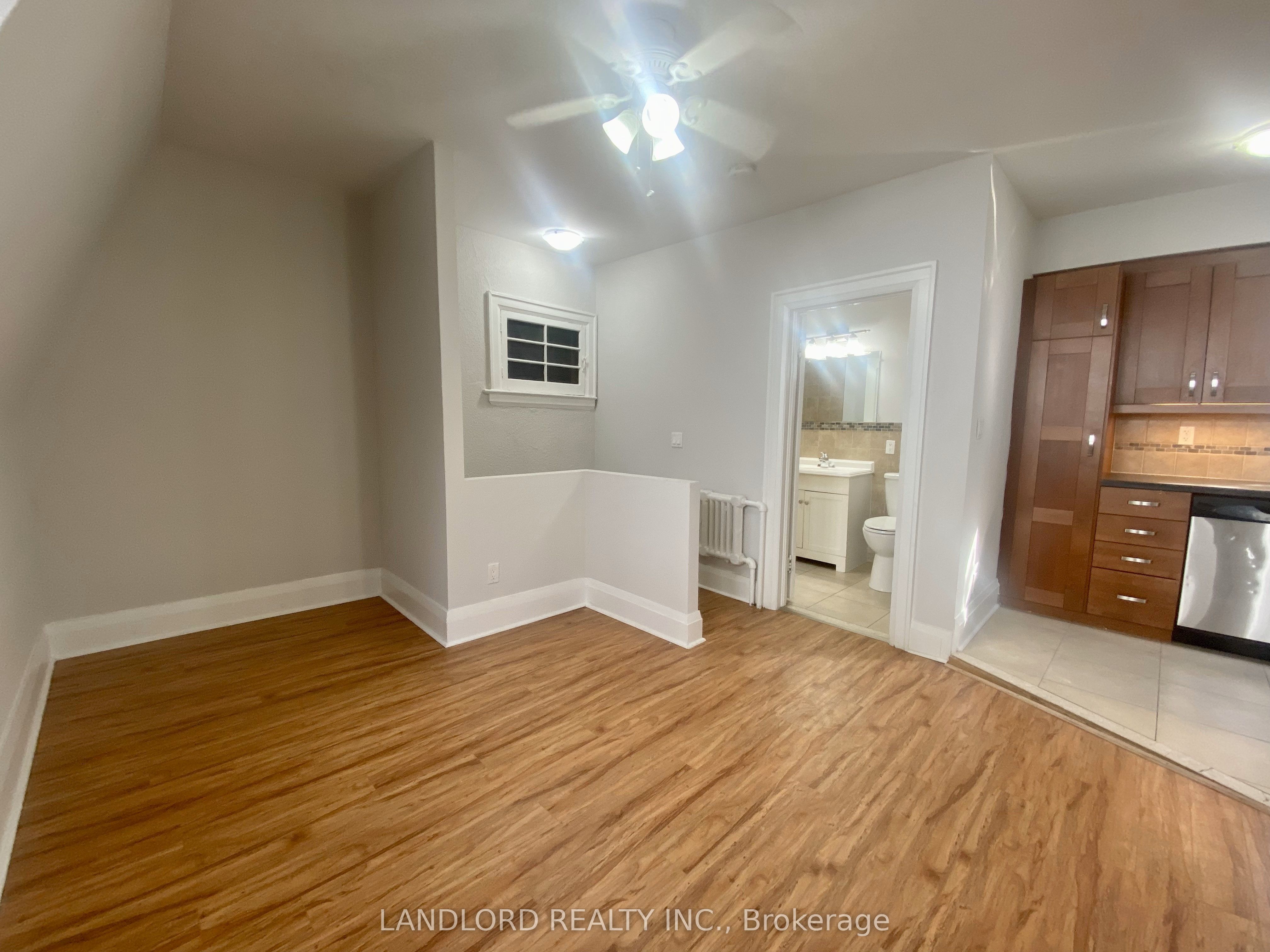 341 St Clair Avenue W E Property Photo 4