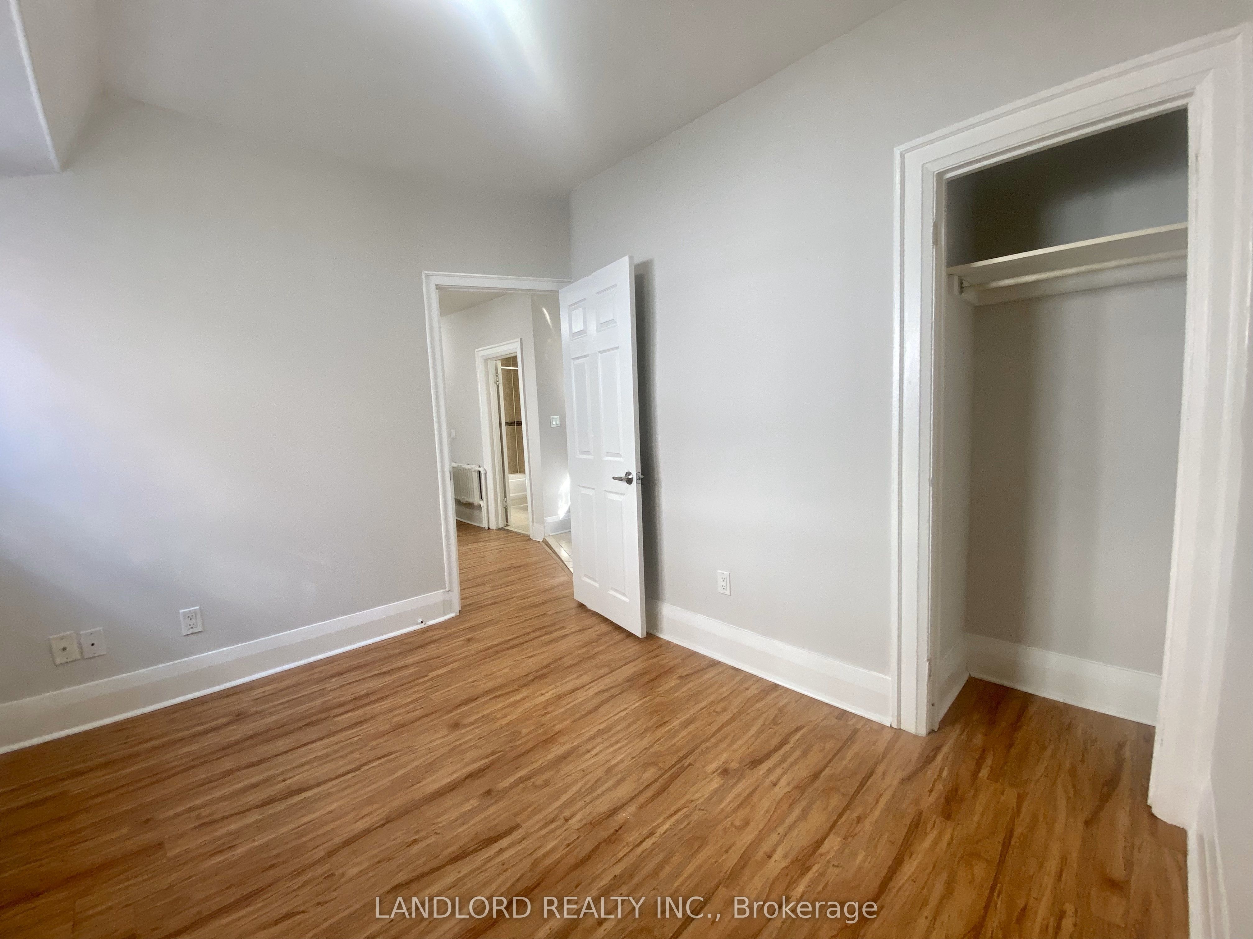341 St Clair Avenue W E Property Photo 7