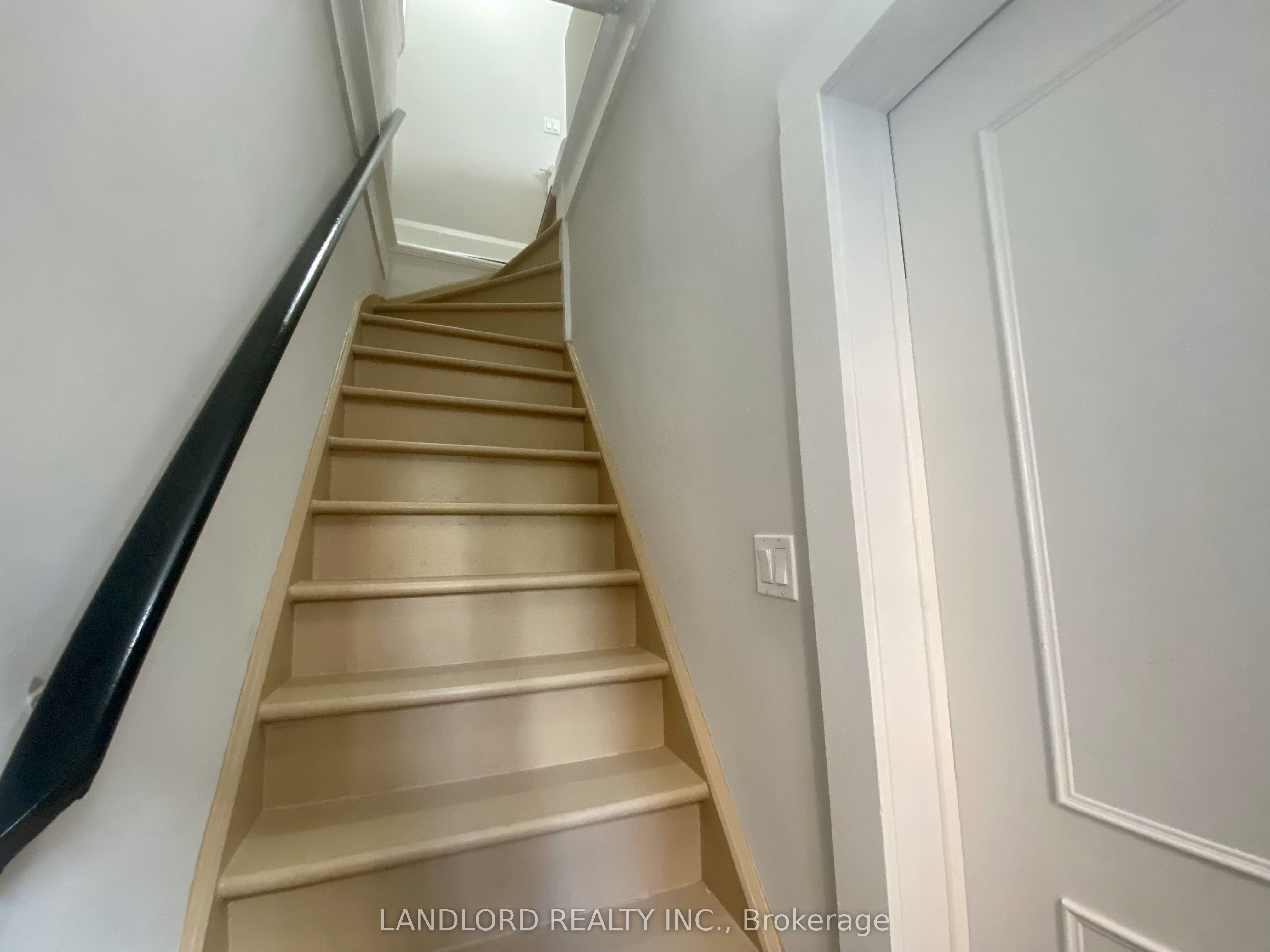 341 St Clair Avenue W E Property Photo 10