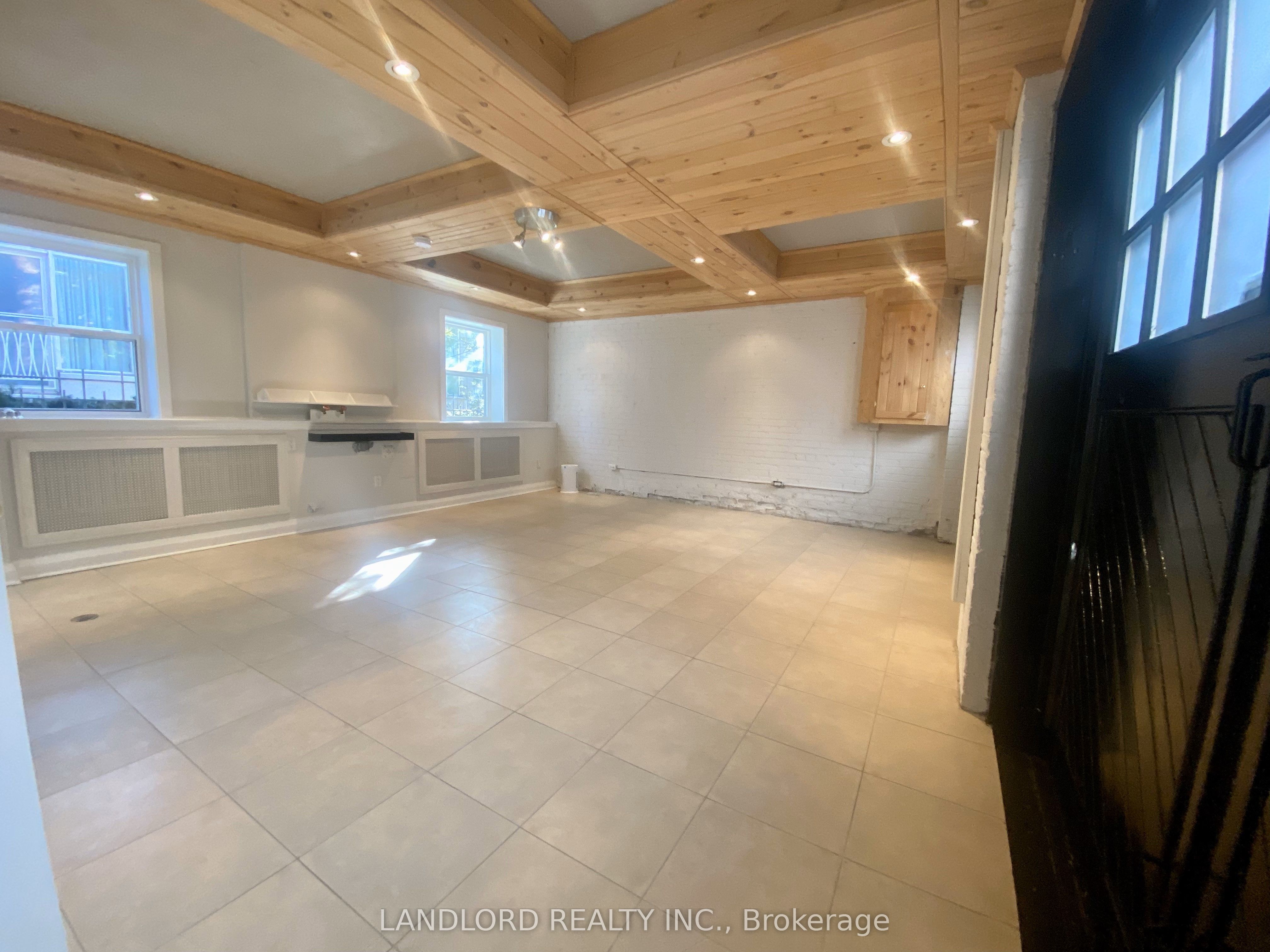 341 St Clair Avenue W E Property Photo 13