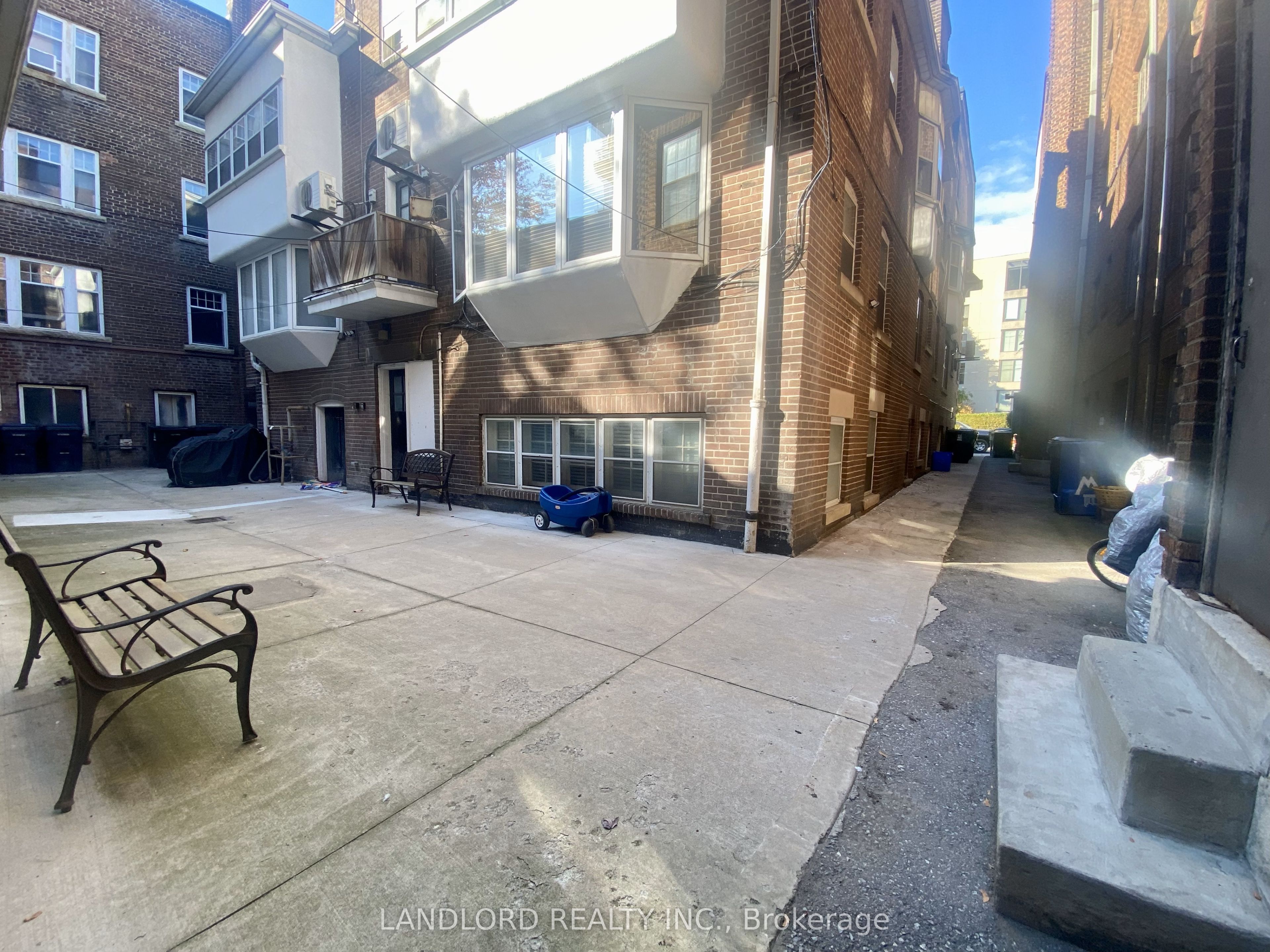 341 St Clair Avenue W E Property Photo 18