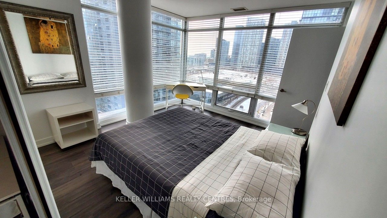 4 K E Spadina Avenue E 1220 Property Photo 3