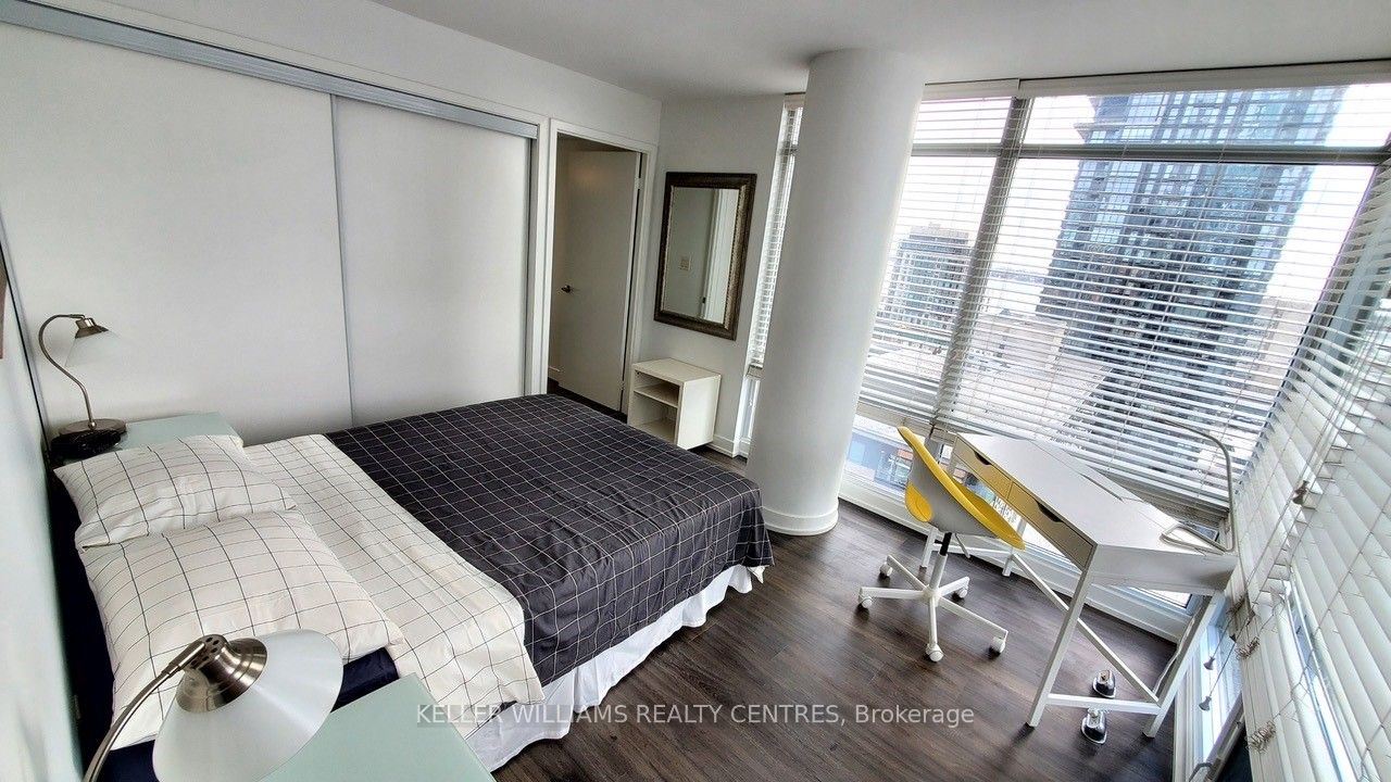 4 K E Spadina Avenue E 1220 Property Photo 4