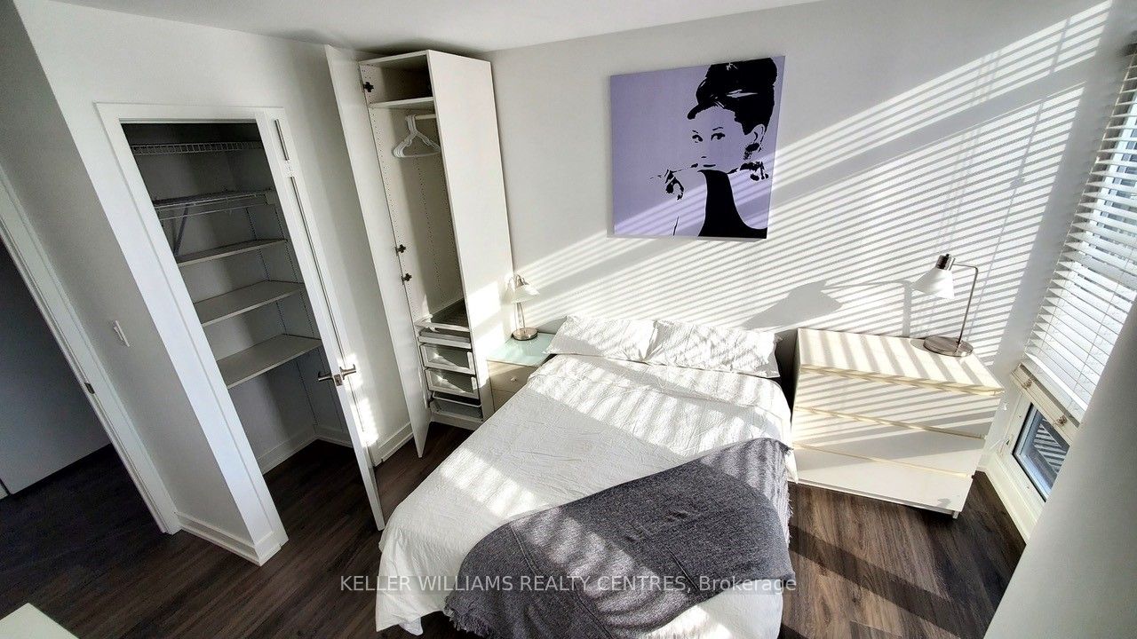 4 K E Spadina Avenue E 1220 Property Photo 8
