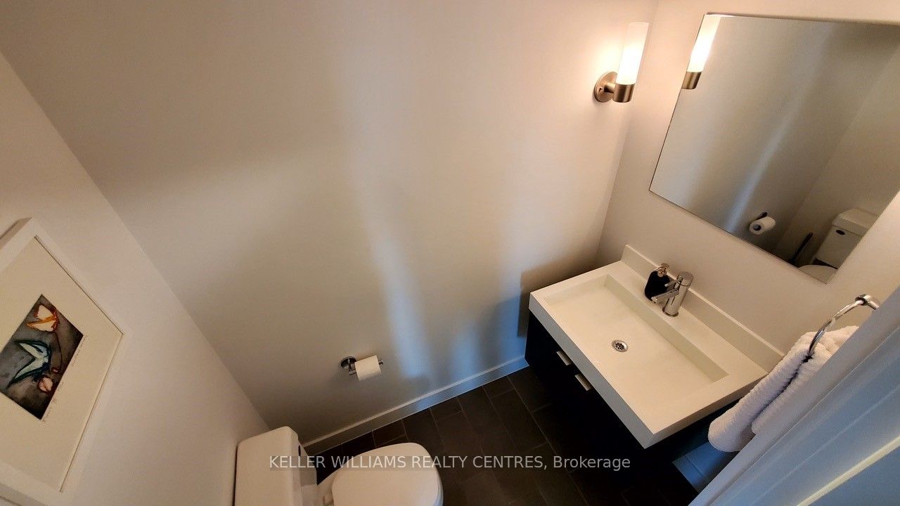 4 K E Spadina Avenue E 1220 Property Photo 9