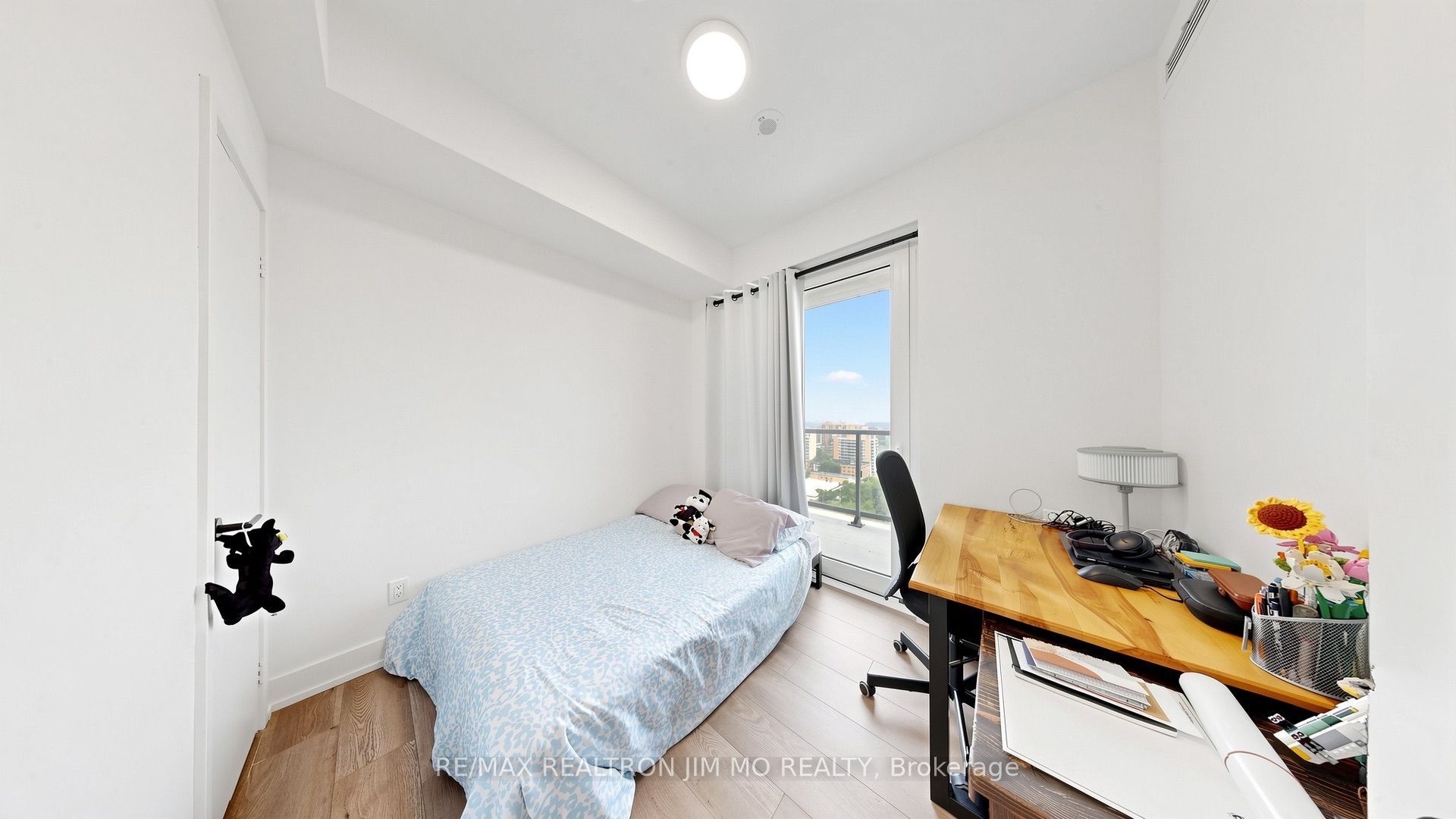 308 Jarvis Street 1812 Property Photo 18