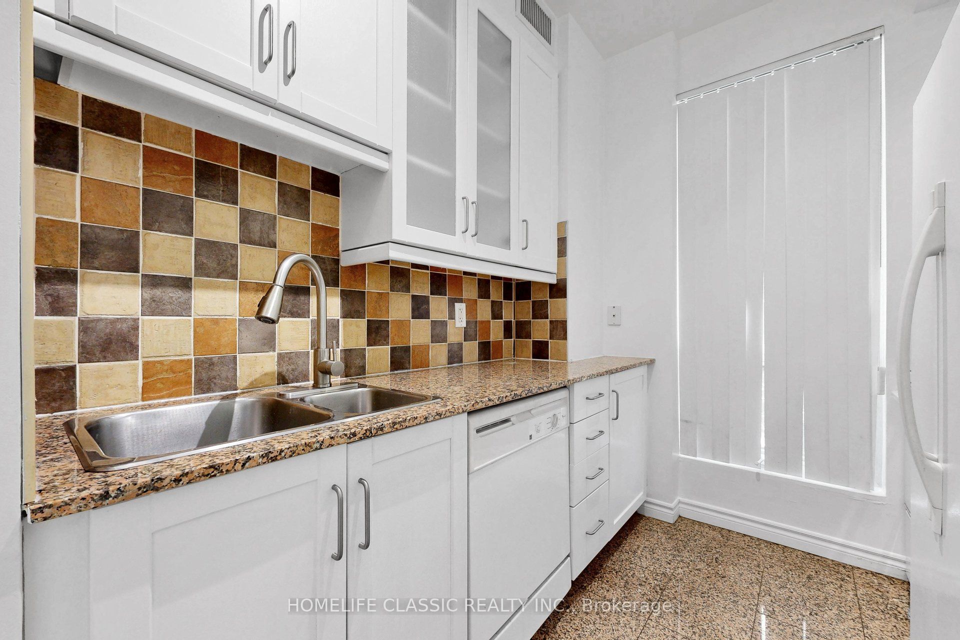 60 Byng Avenue 303 Property Photo 24