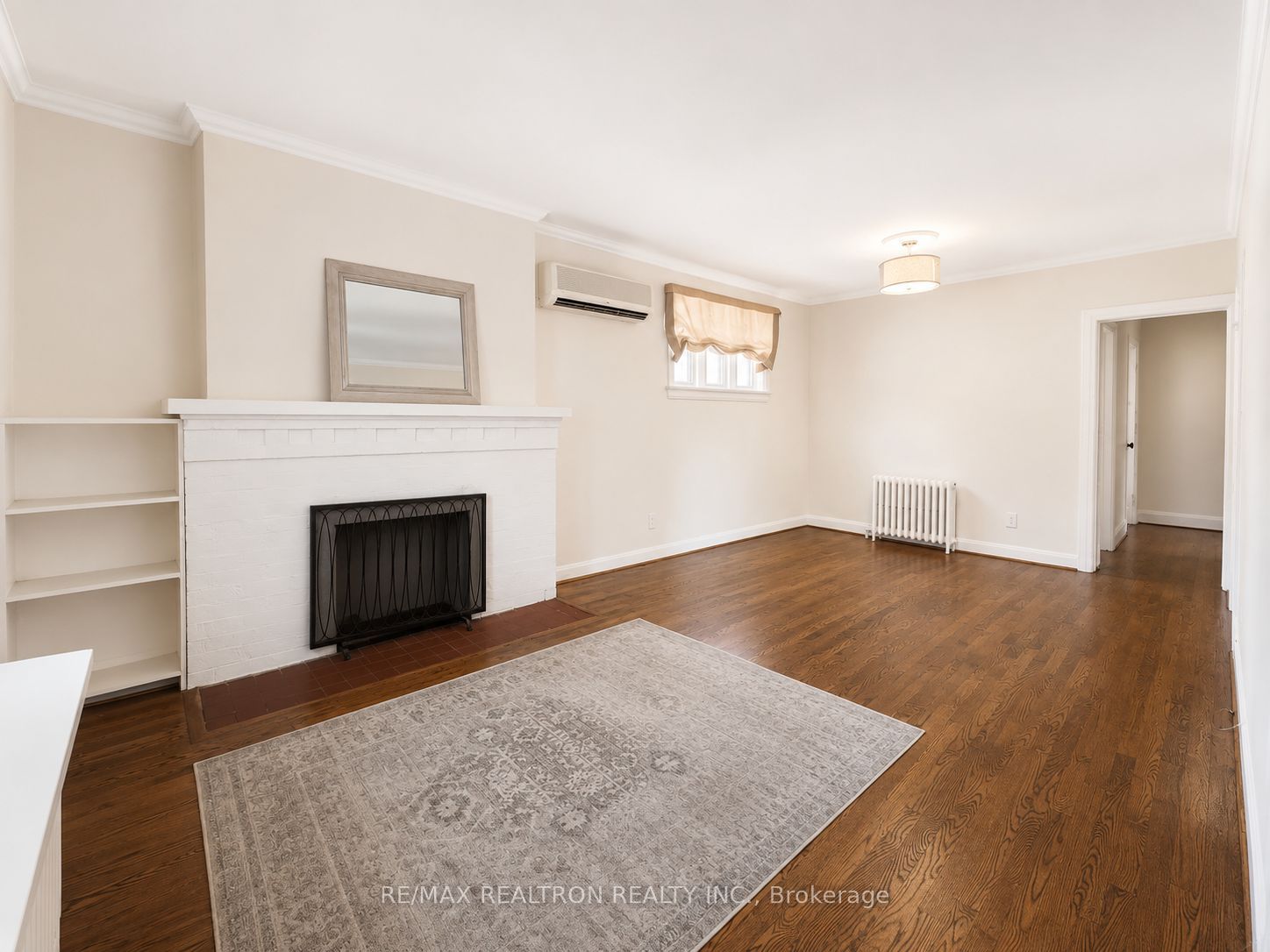 25 Ranleigh Avenue 2nd Floor Unit Property Photo 3