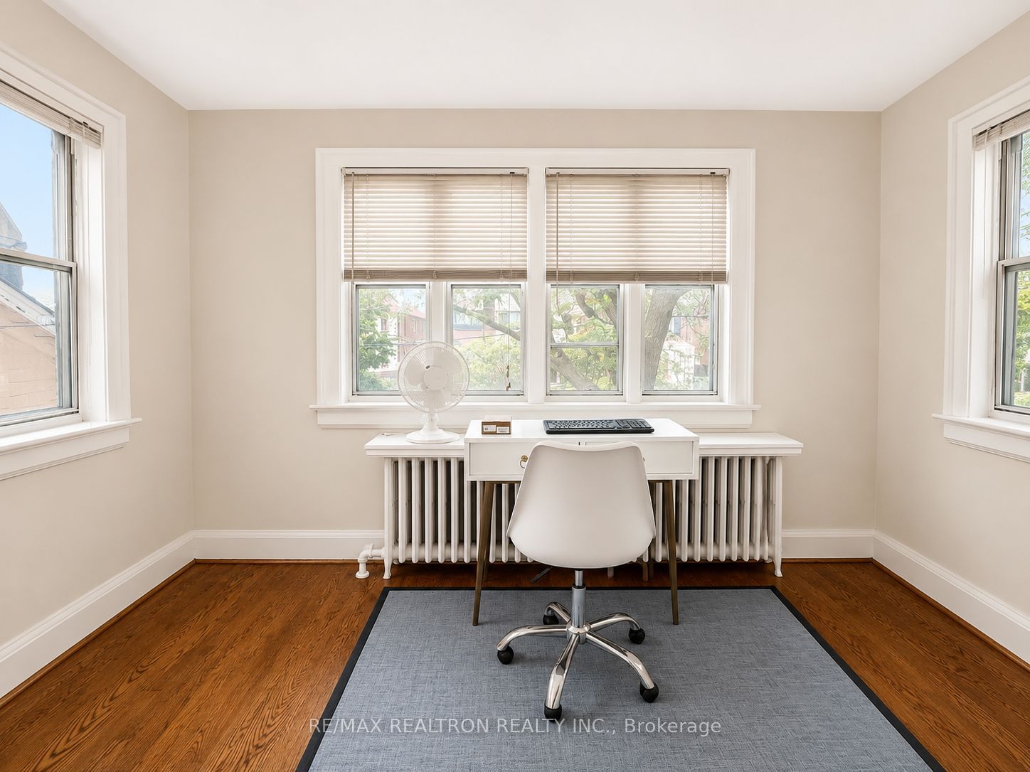 25 Ranleigh Avenue 2nd Floor Unit Property Photo 6