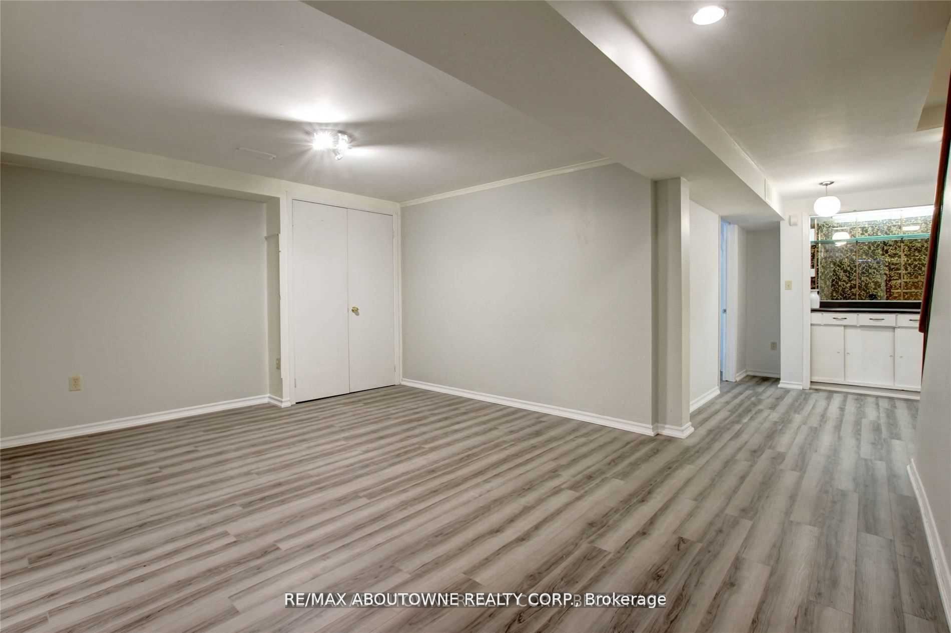 14 Angus Drive Lower Property Photo 19