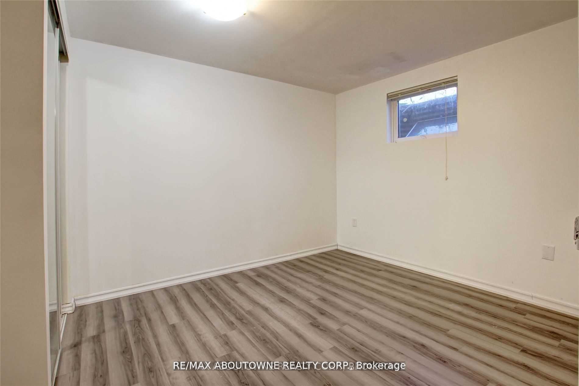 14 Angus Drive Lower Property Photo 21