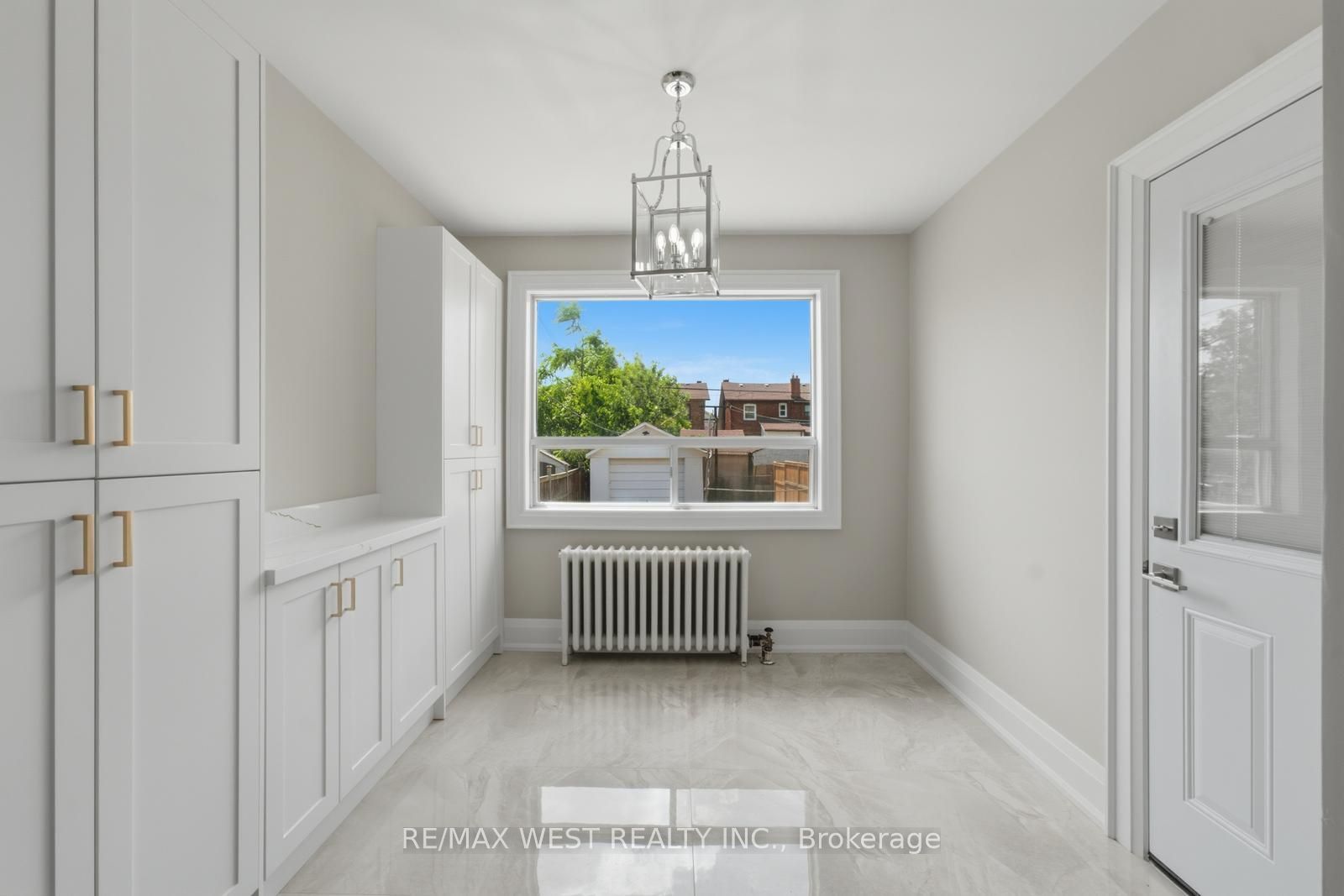 280 Westmount Avenue Property Photo 17