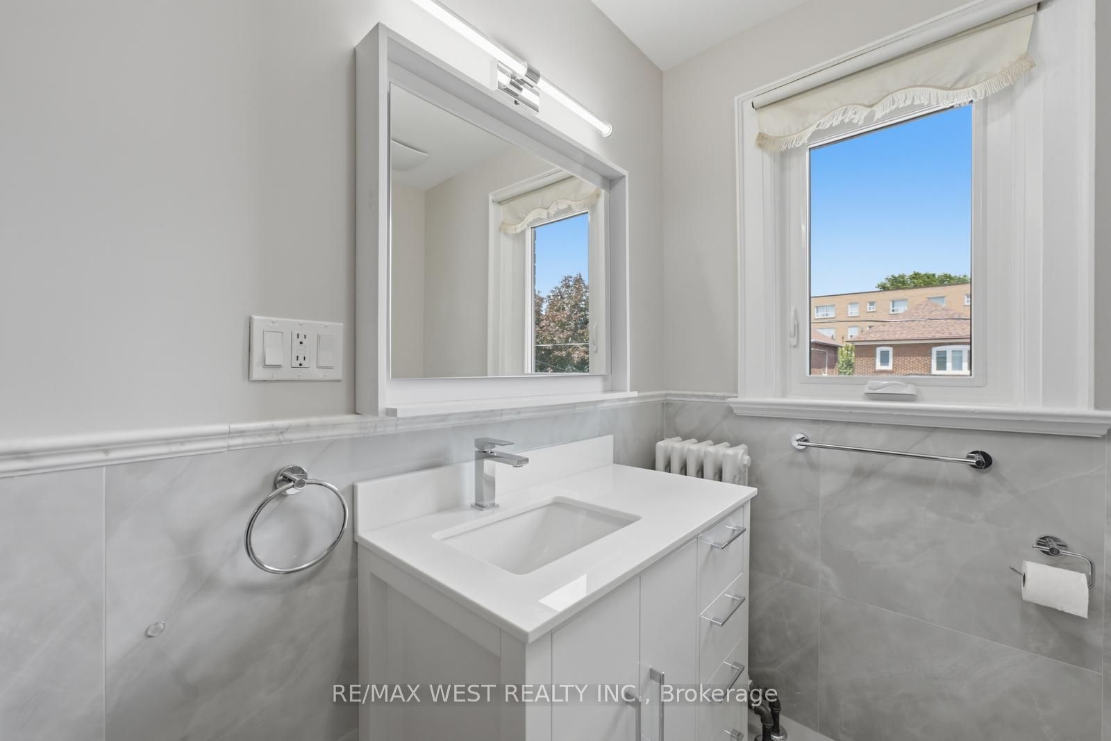 280 Westmount Avenue Property Photo 28