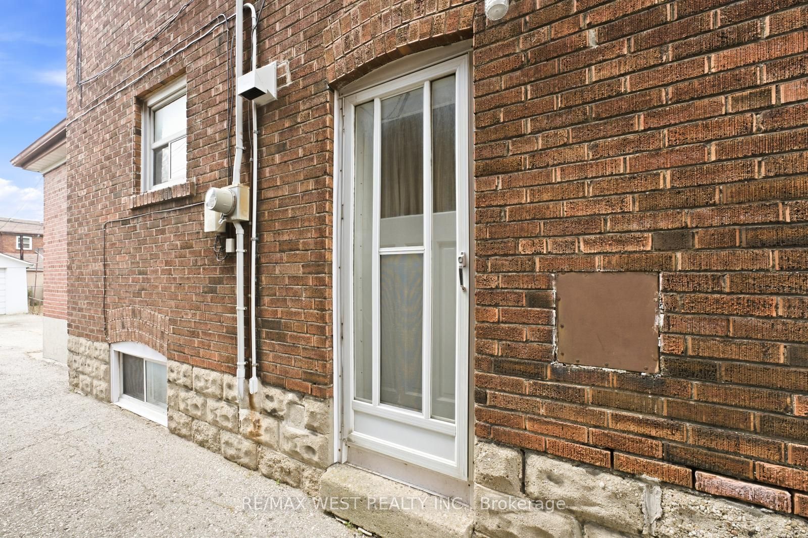 280 Westmount Avenue Property Photo 45