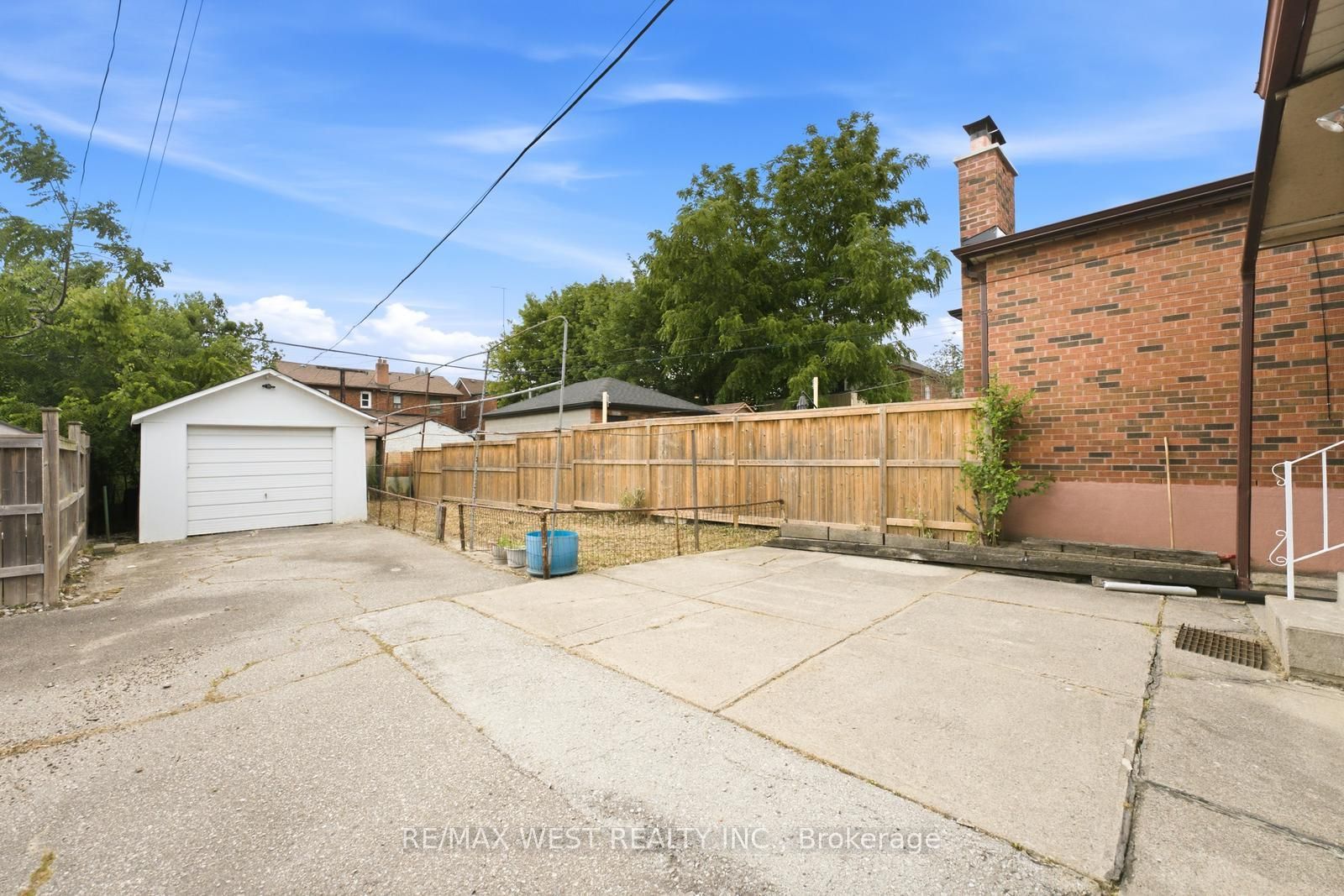 280 Westmount Avenue Property Photo 46