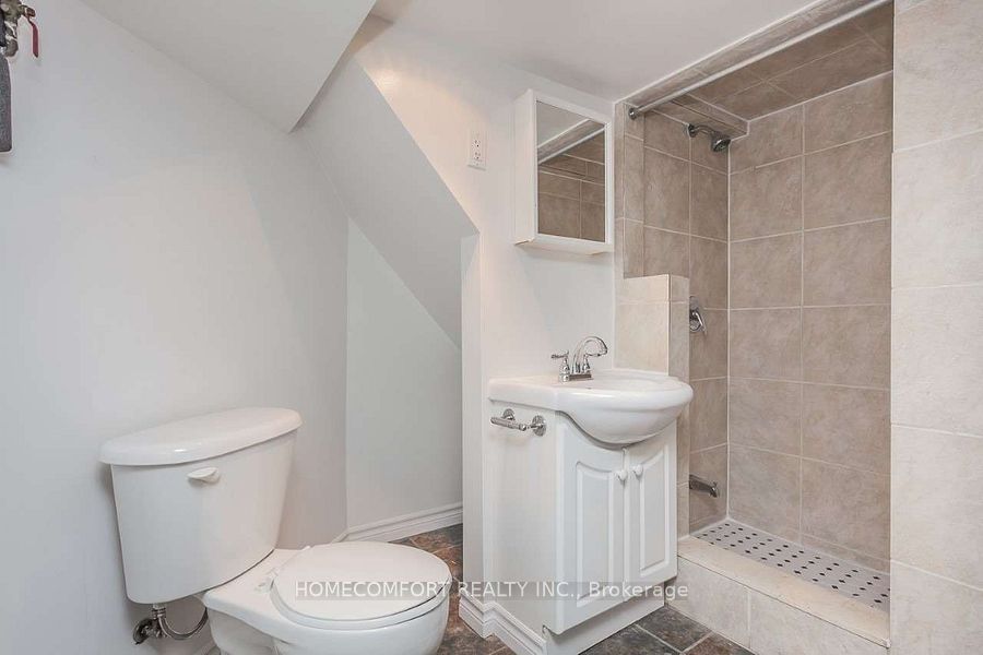 208 Manning Avenue Property Photo 14
