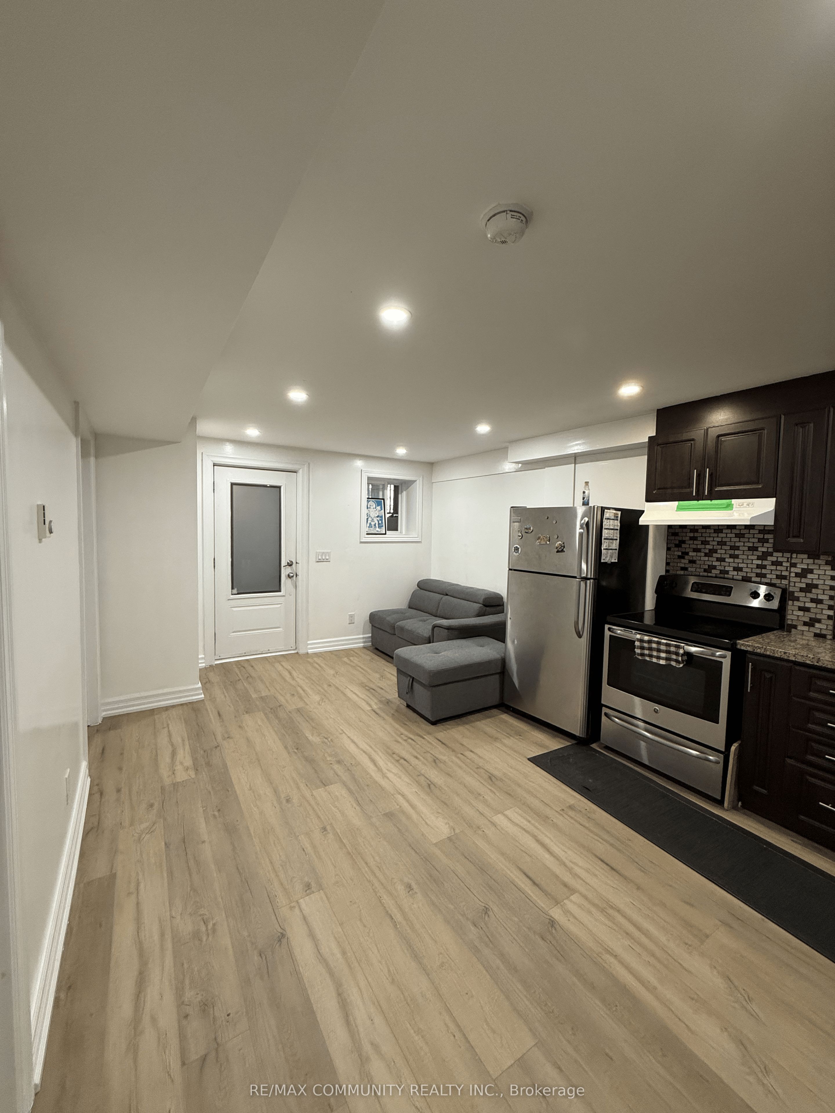4 Lakeview Avenue Lower Property Photo 4