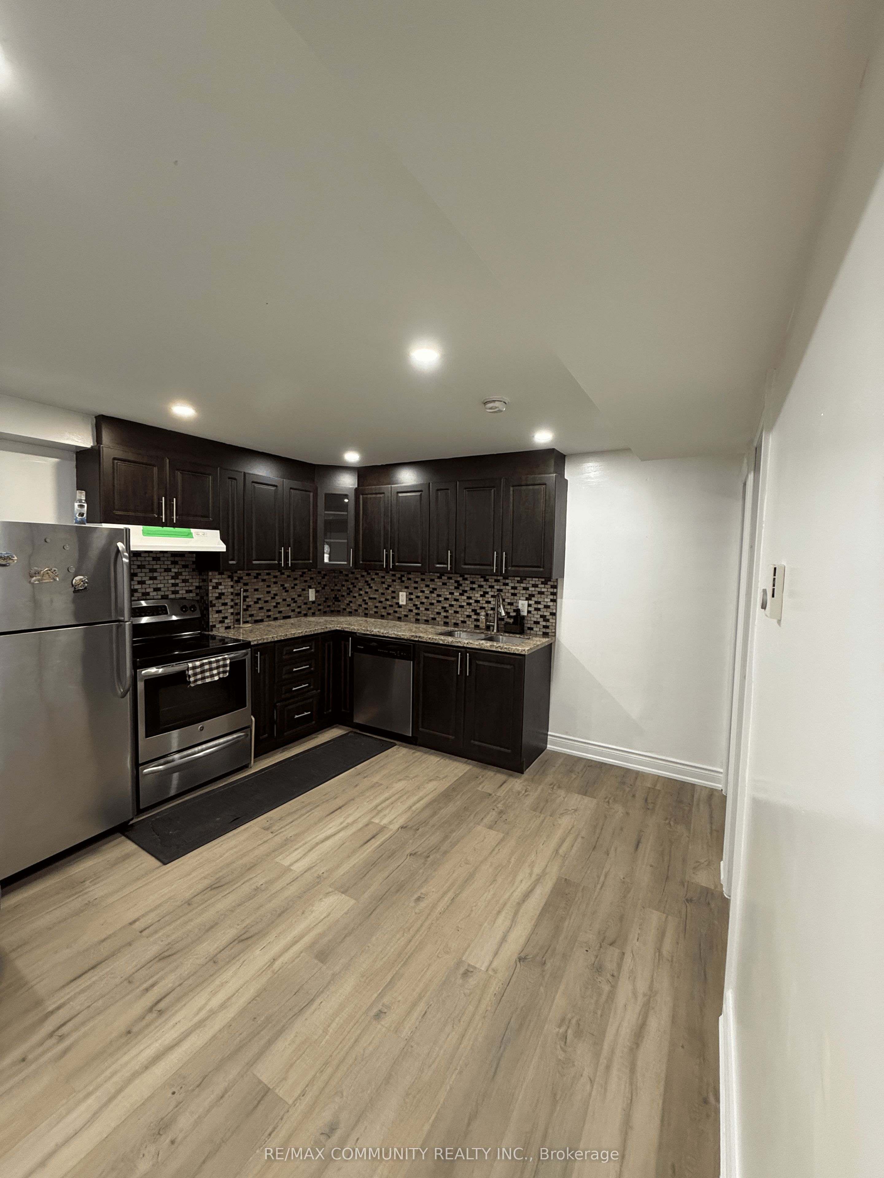 4 Lakeview Avenue Lower Property Photo 5