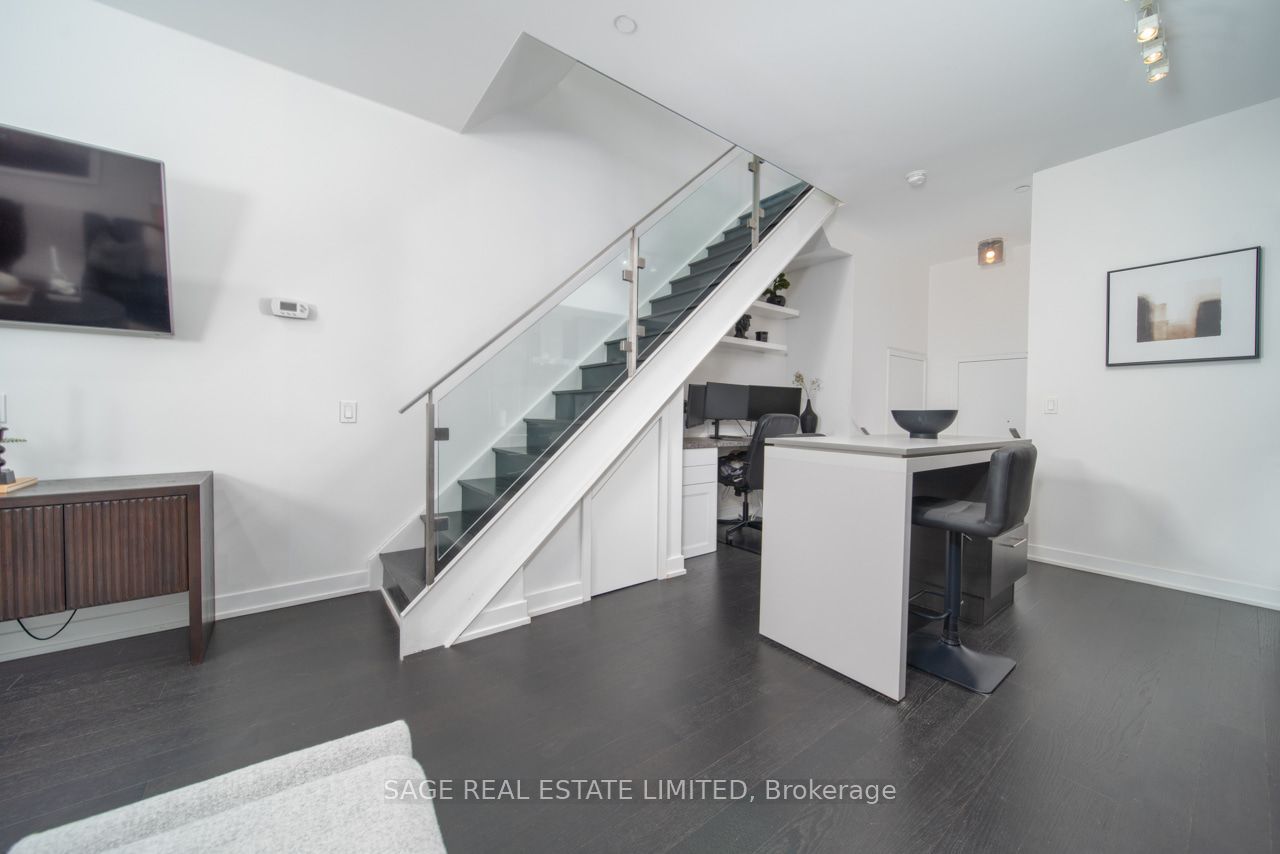 1030 King Street W 118 Property Photo 10