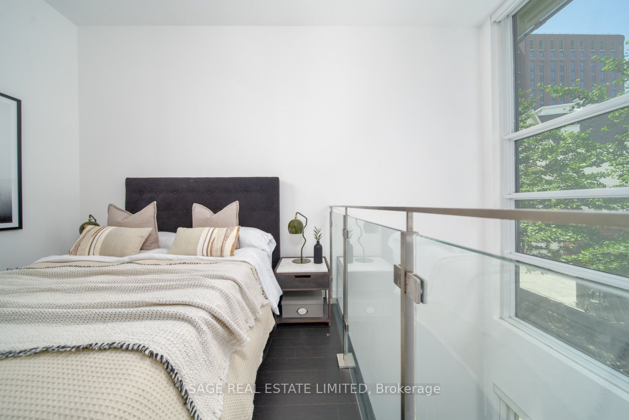 1030 King Street W 118 Property Photo 14