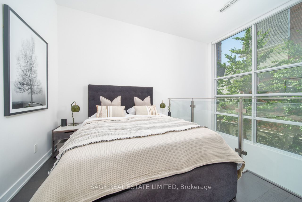 1030 King Street W 118 Property Photo 15