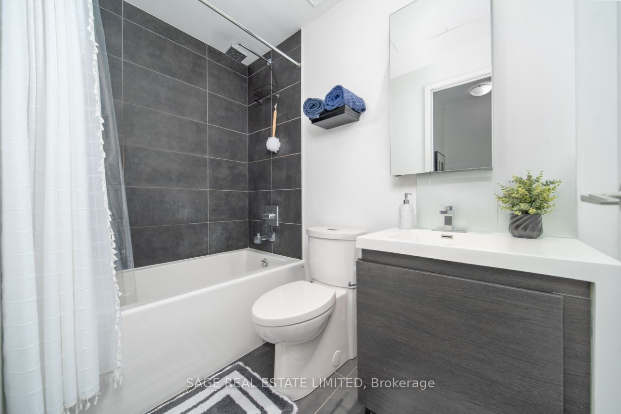 1030 King Street W 118 Property Photo 17