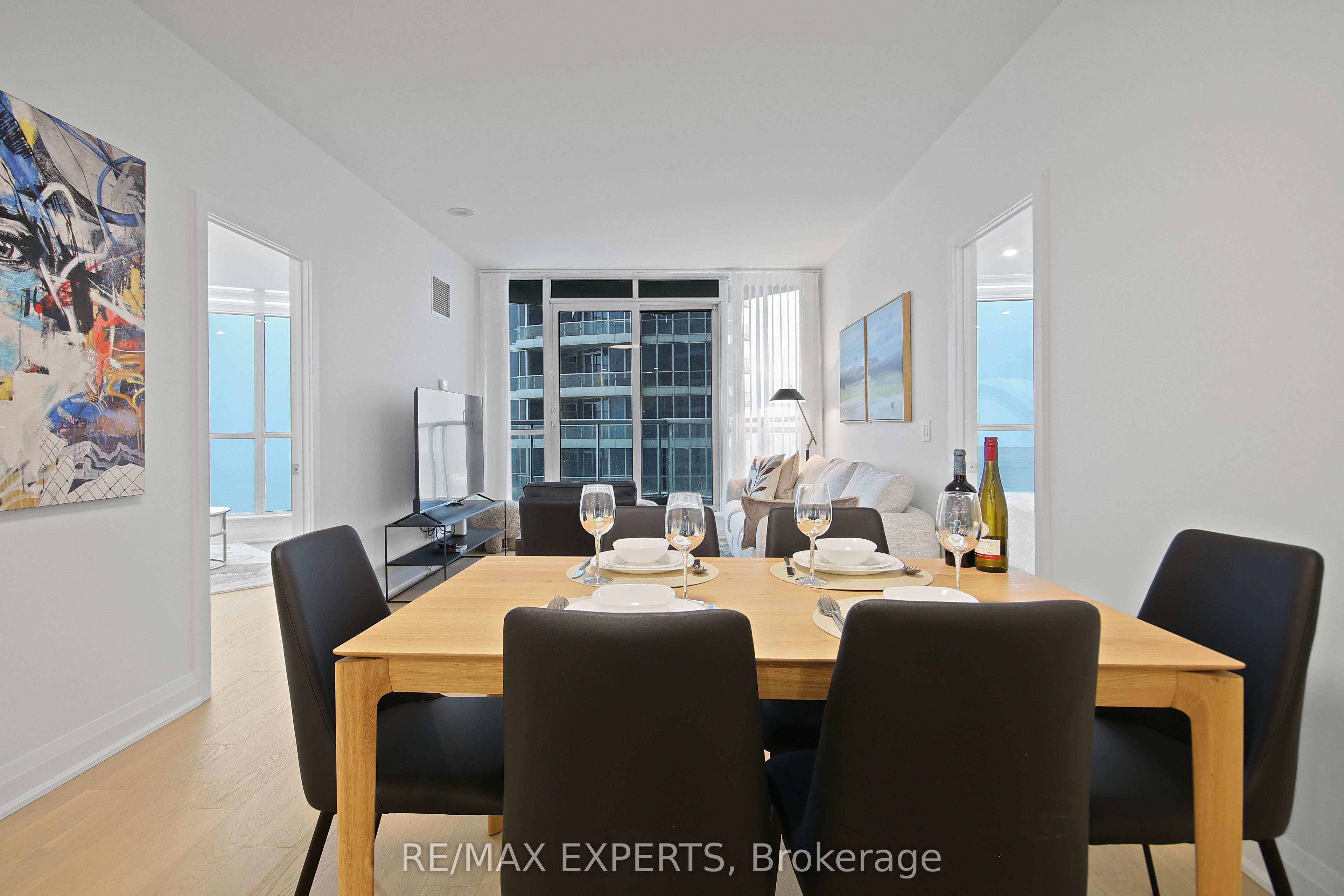208 Queens Quay W 2011 Property Photo 9