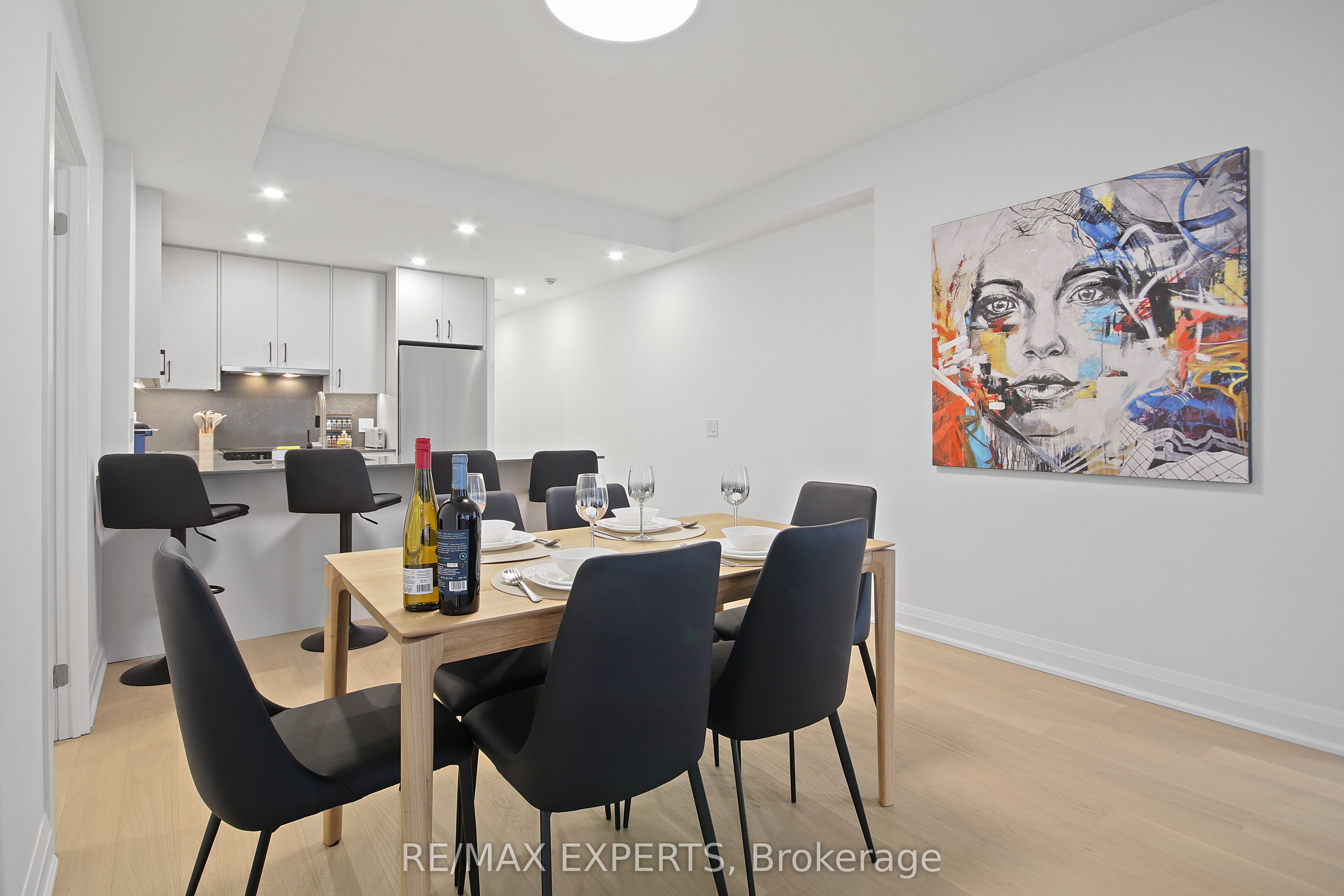 208 Queens Quay W 2011 Property Photo 11