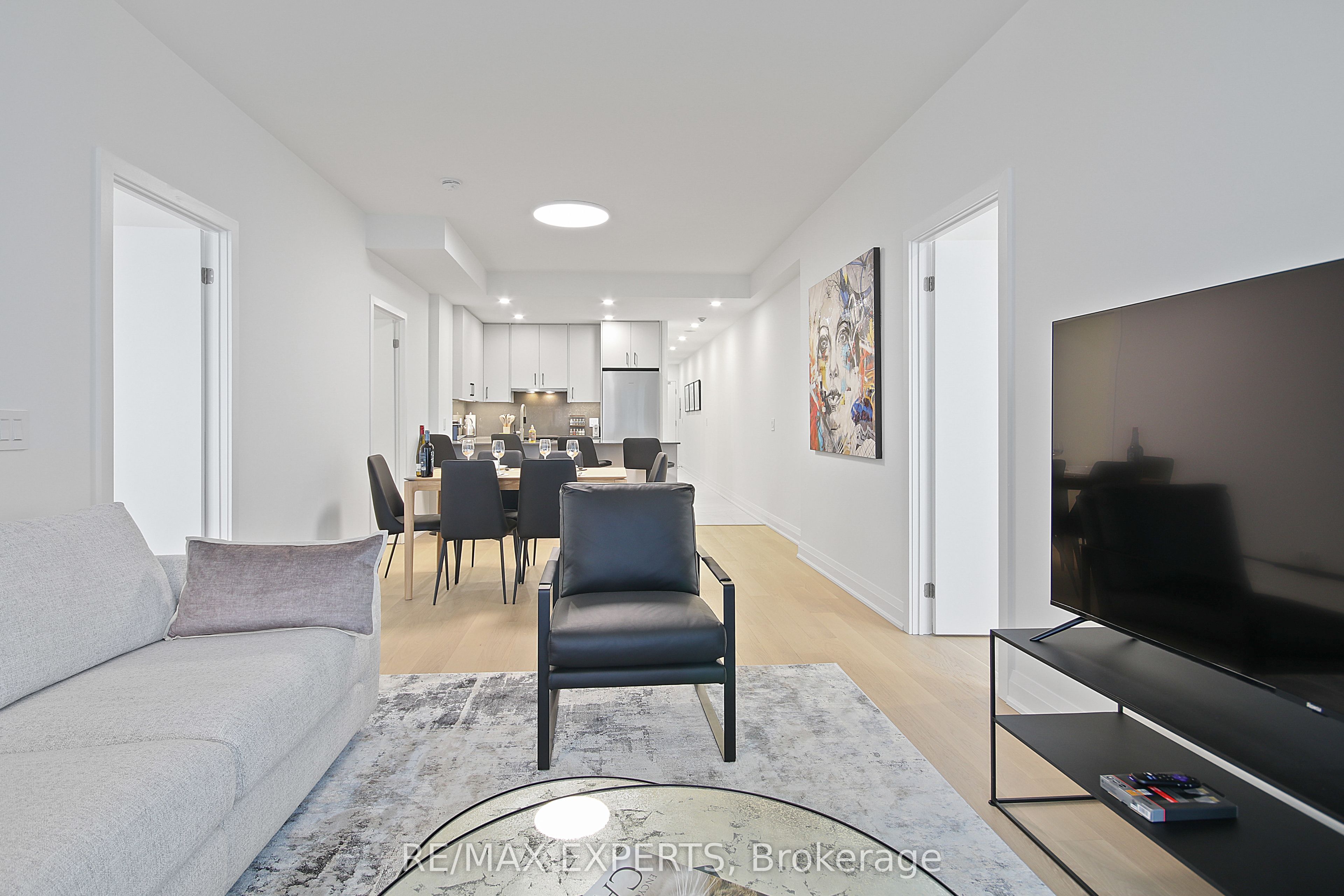208 Queens Quay W 2011 Property Photo 16