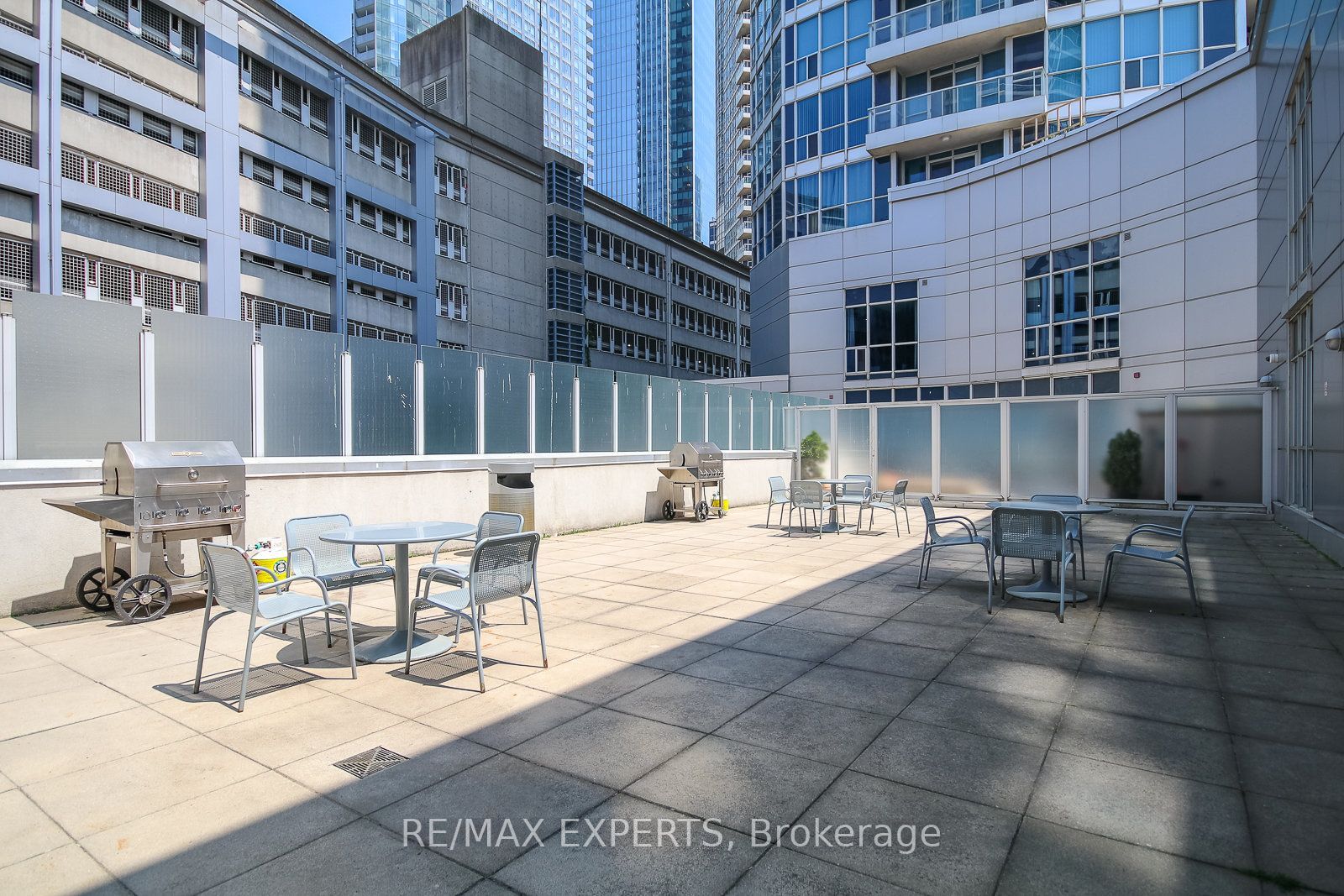 208 Queens Quay W 2011 Property Photo 38
