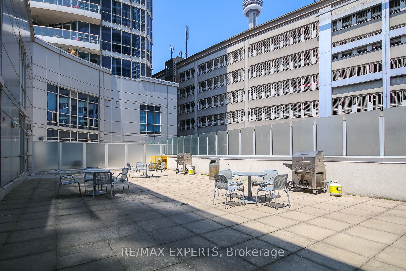 208 Queens Quay W 2011 Property Photo 39