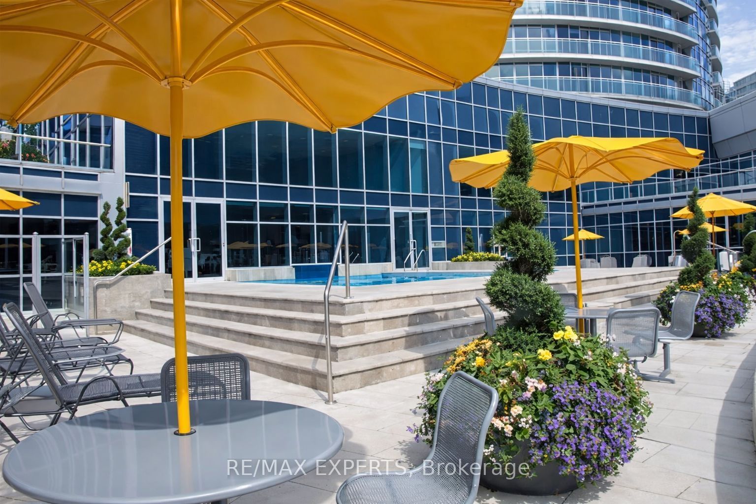 208 Queens Quay W 2011 Property Photo 43