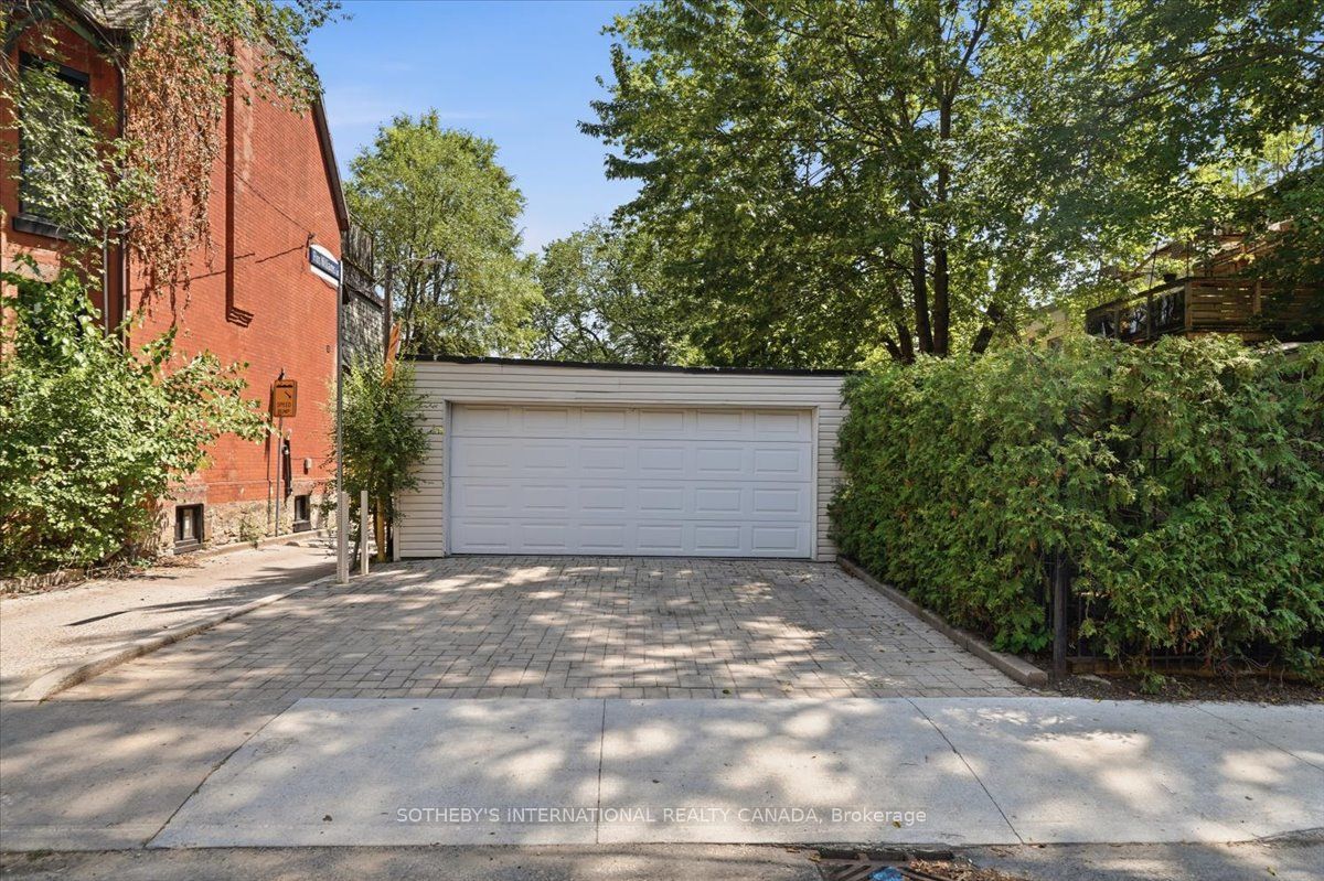 33 Rose Avenue Property Photo 42