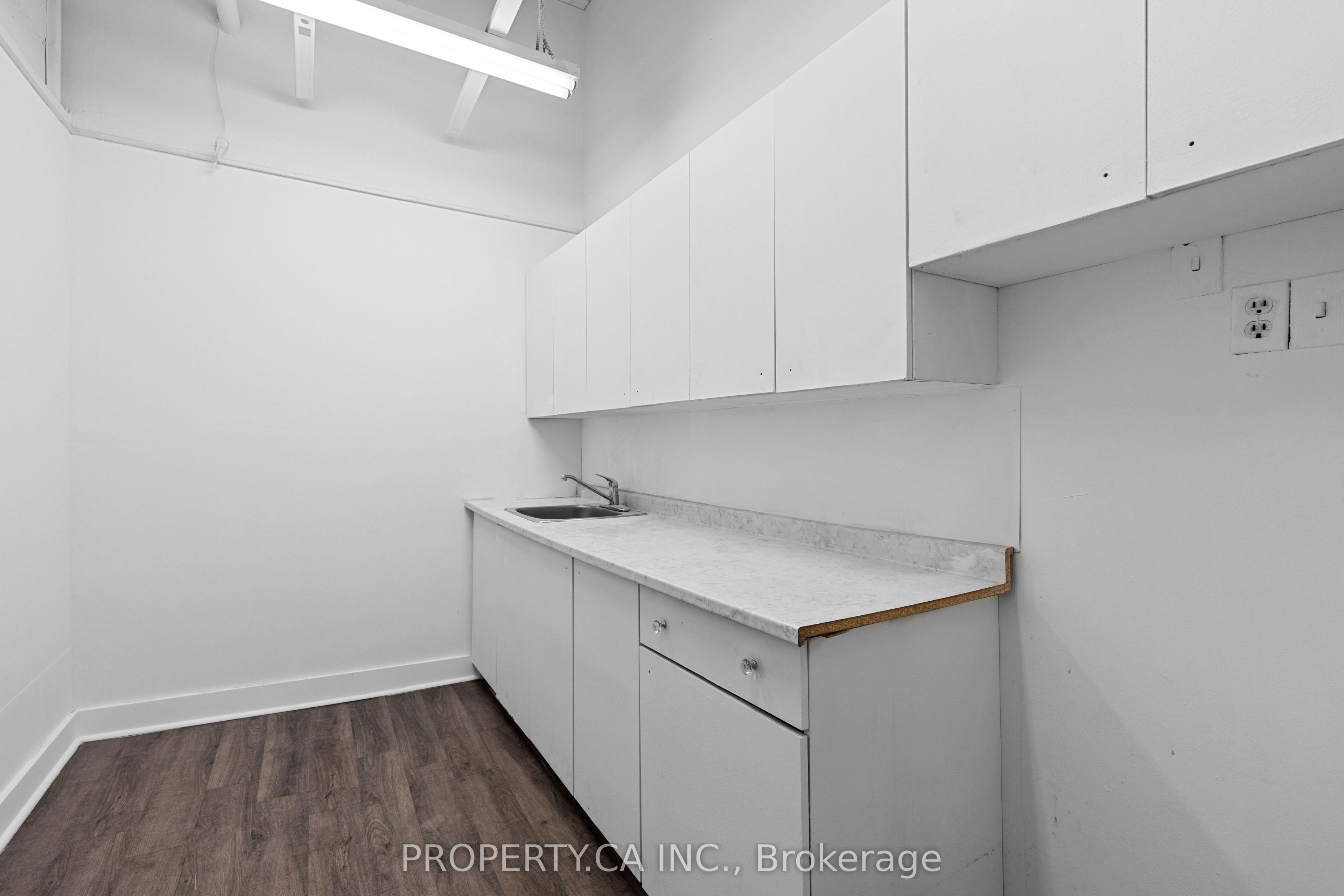 320-26 Davenport Road Floor 1 Property Photo 25