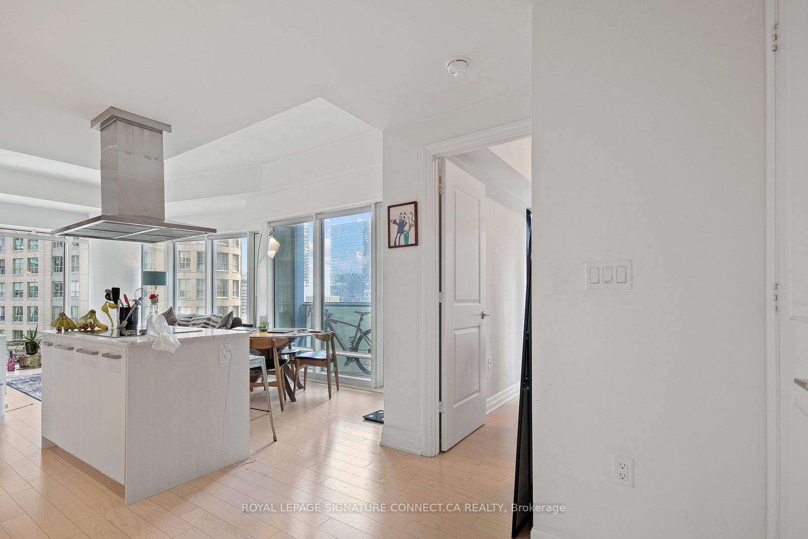 8 The Esplanade 808 Property Photo 2