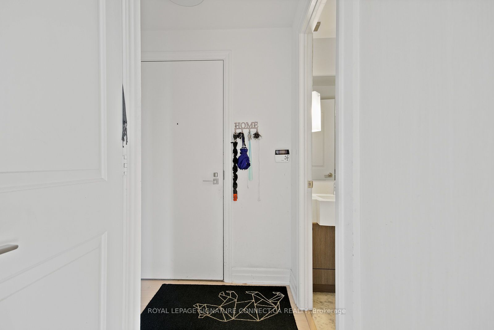 8 The Esplanade 808 Property Photo 3