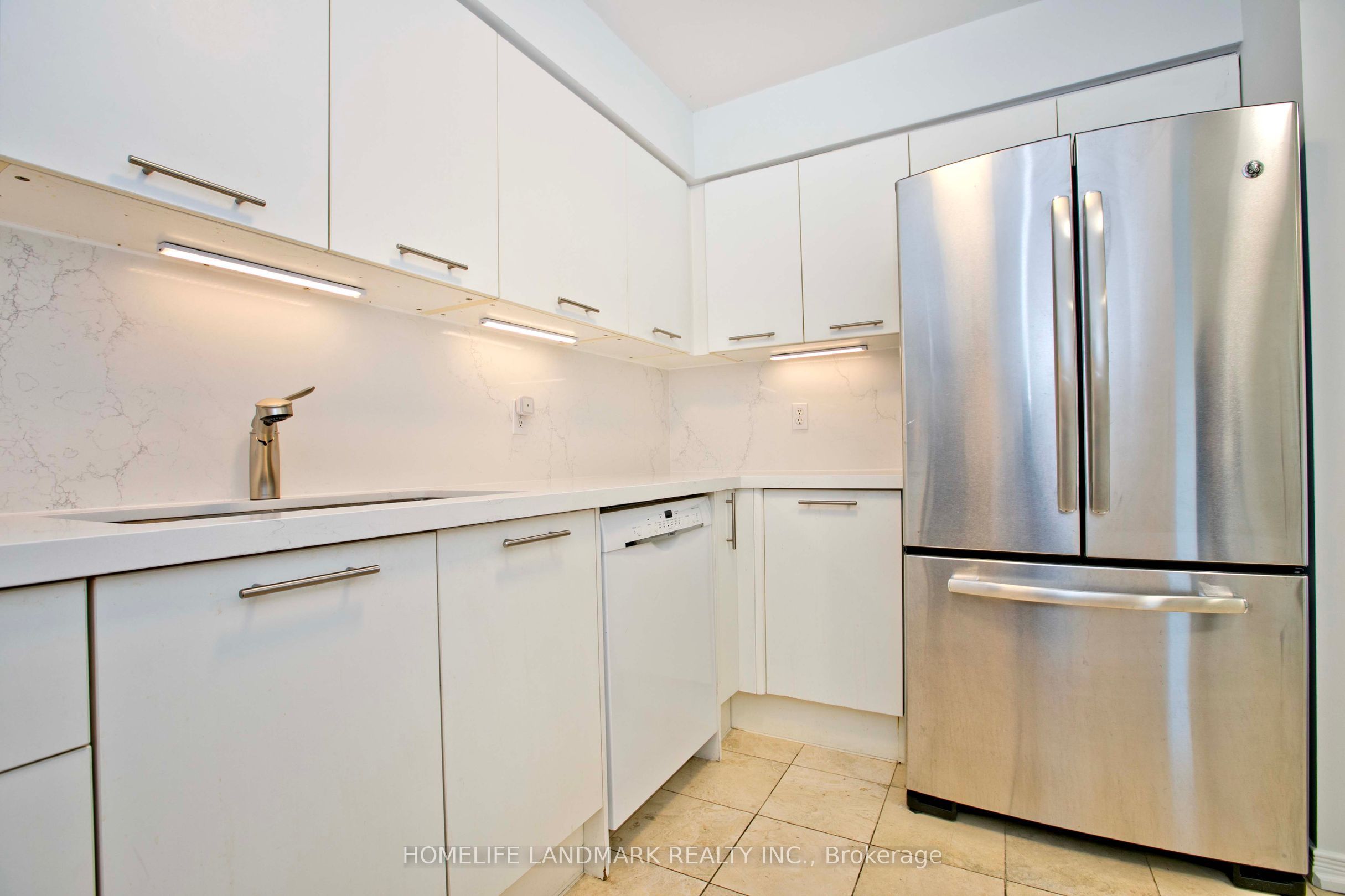 55 Harrison Garden Boulevard 1210 Property Photo 9